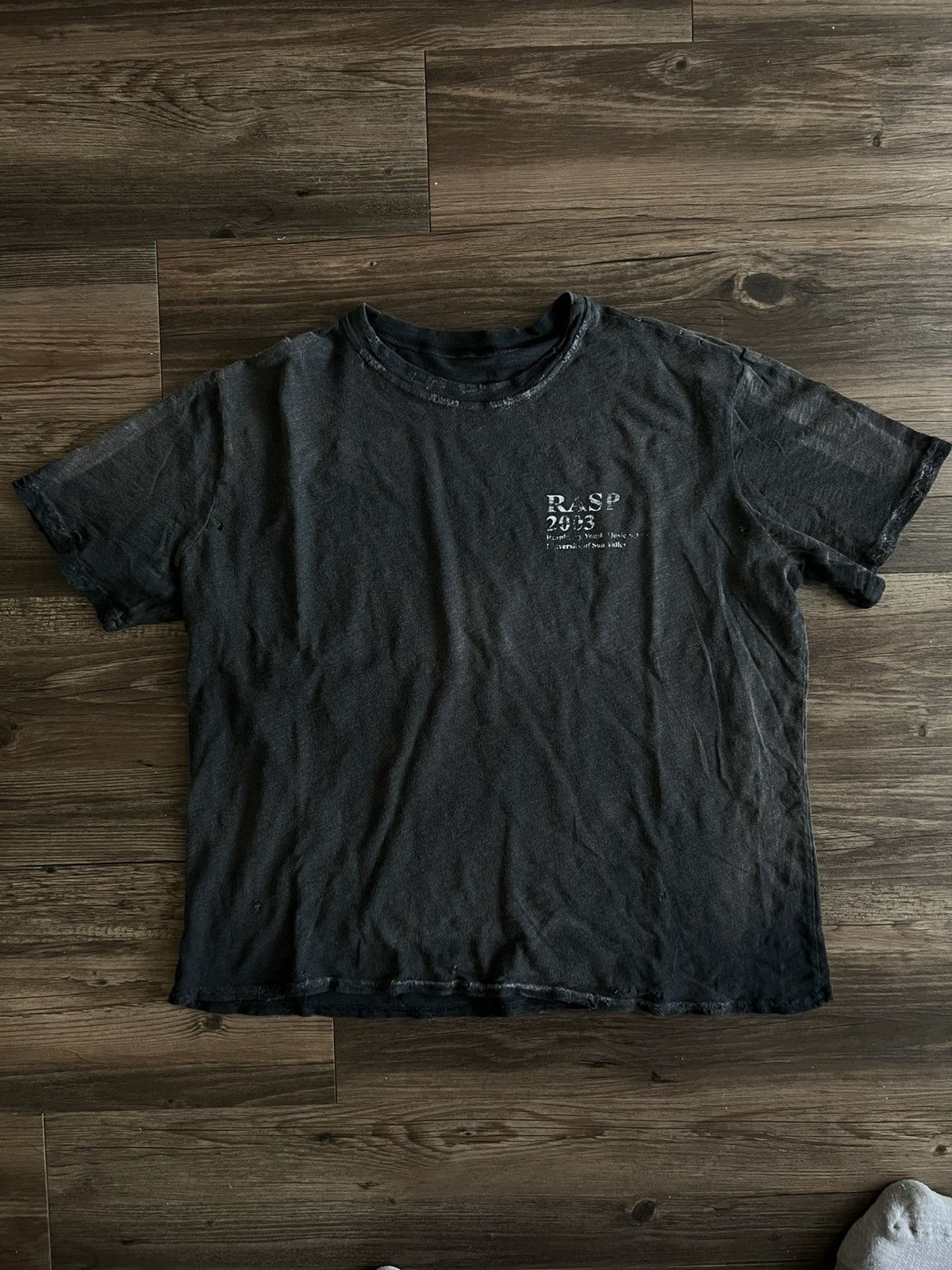 The GV Gallery Raspberry Hills GV gallery music tee sz M Size US M / EU 48-50 / 2 - 2 Thumbnail