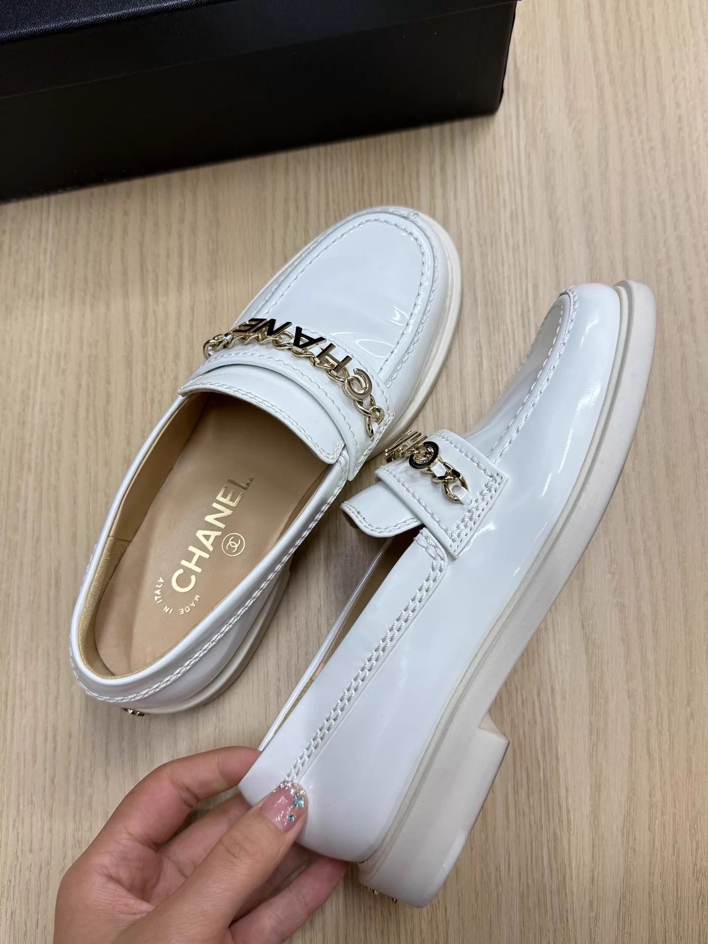 Chanel Chanel White Logo Loafers 35 New Size US 4.5 / IT 34.5 - 3 Thumbnail