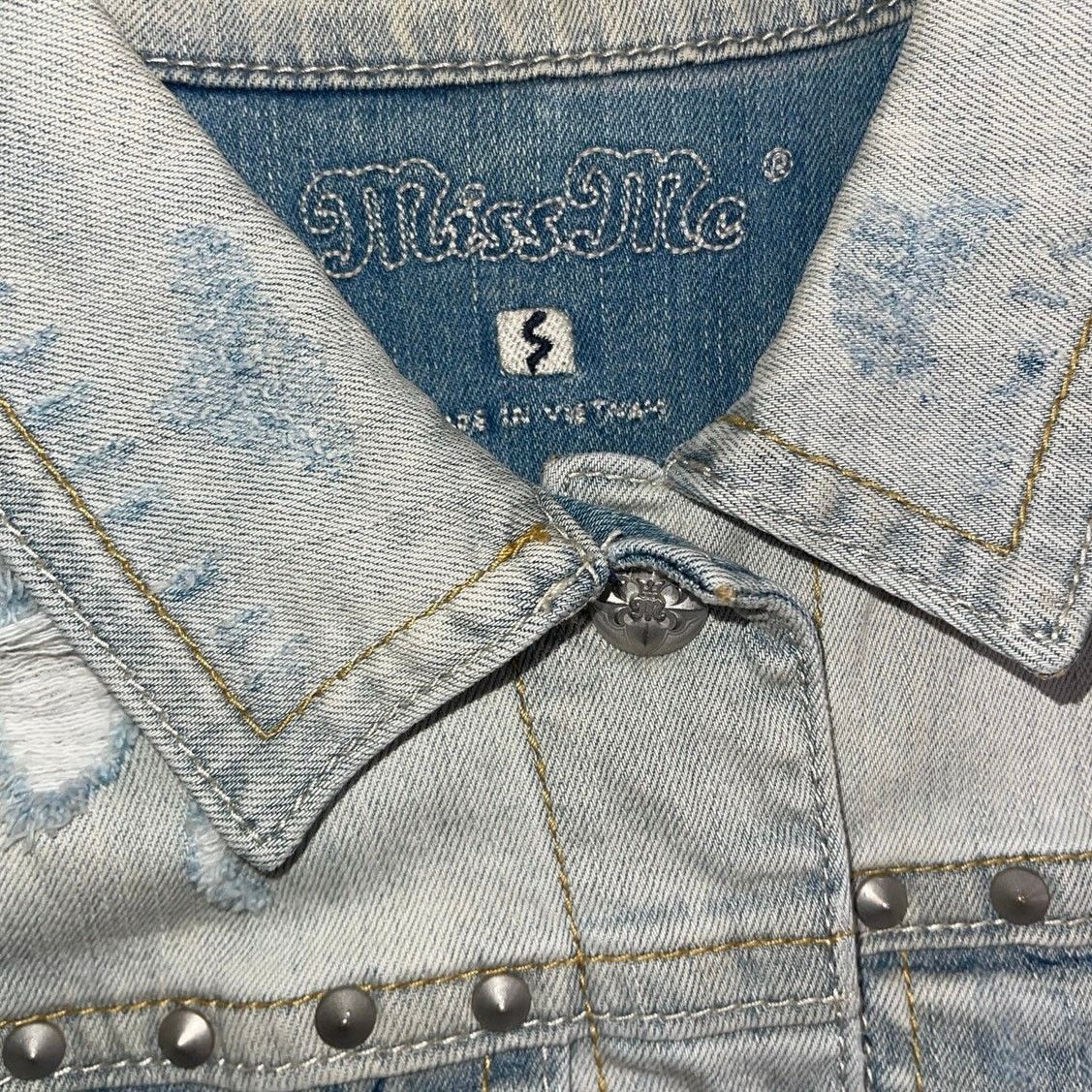 Miss Me Miss Me Distressed Studded Denim Jean Vest Western Y2K 2000s Size S / US 4 / IT 40 - 3 Thumbnail