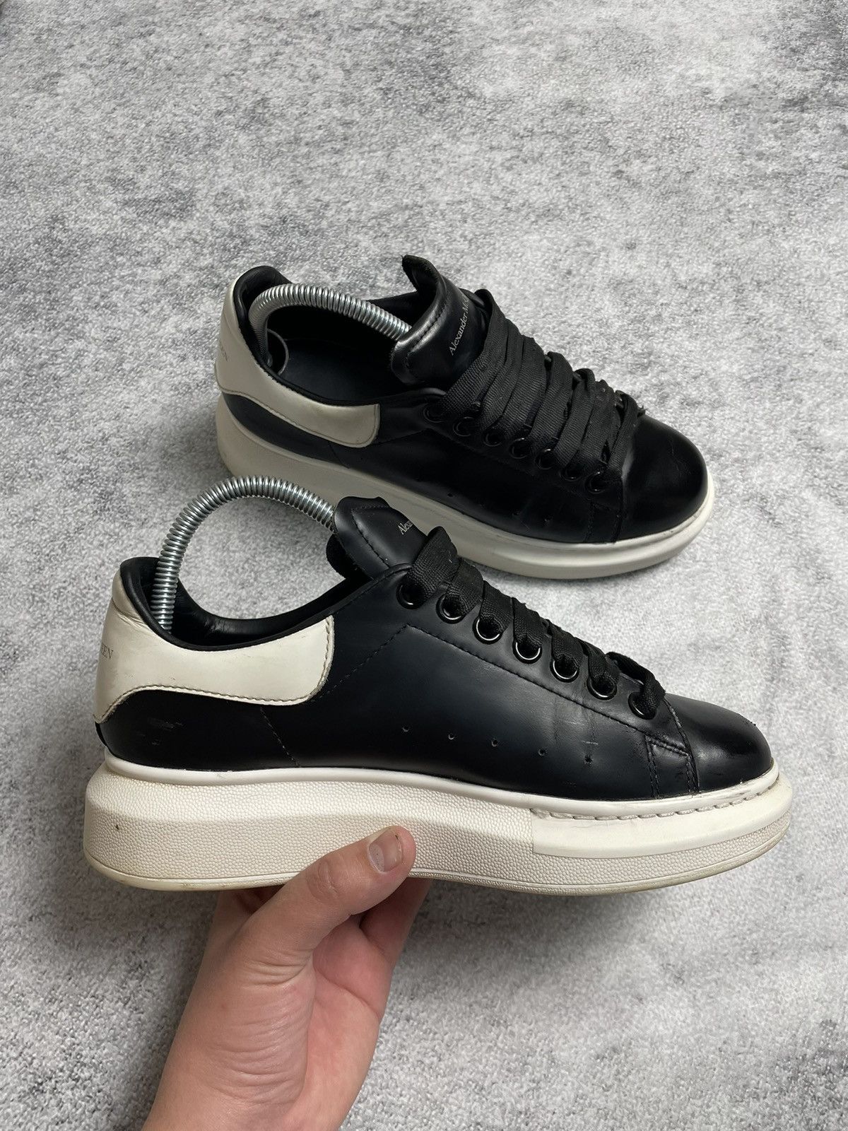 Alexander McQueen Alexander McQueen Leather Sneakers White Size US 6 / IT 36 - 2 Thumbnail