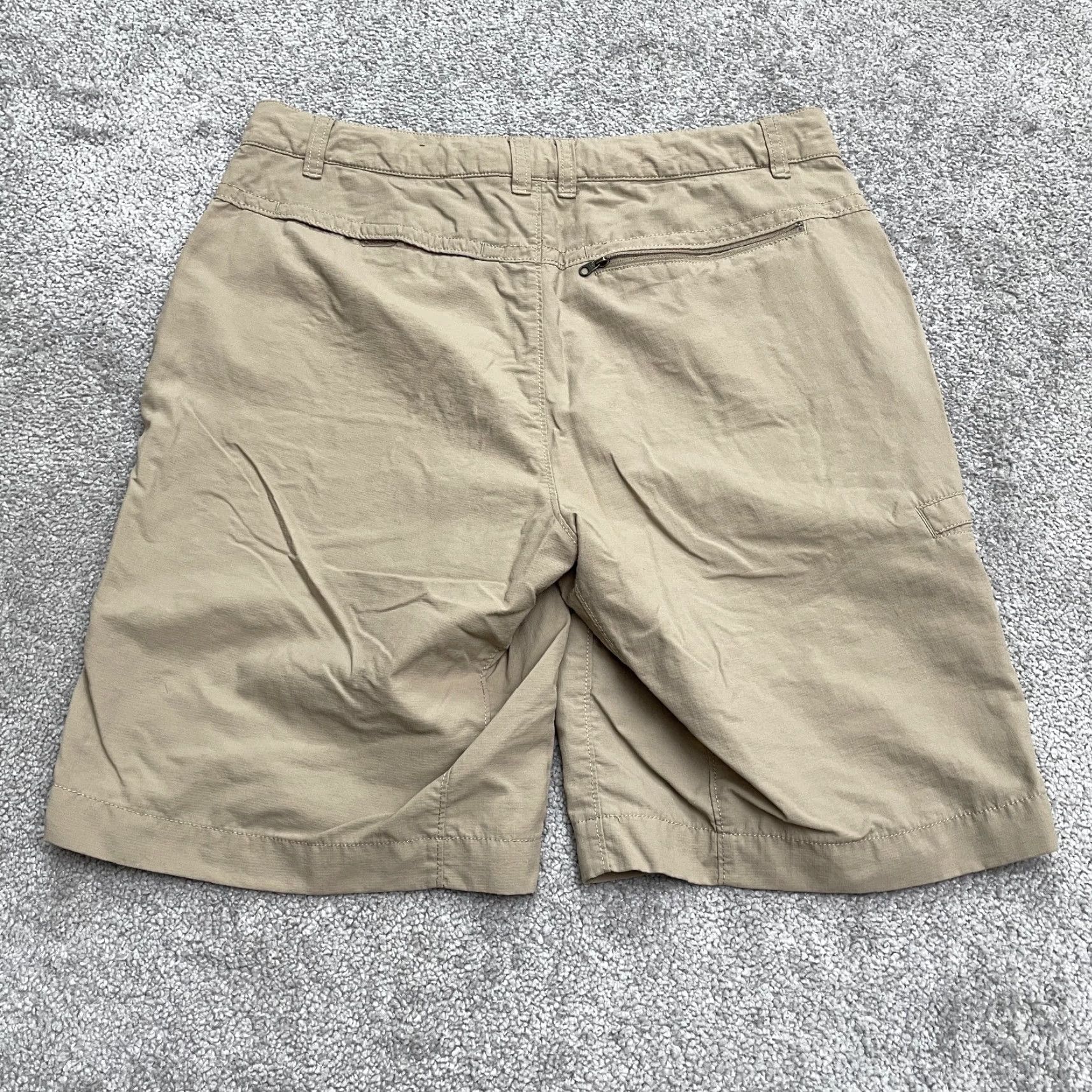 The North Face VINTAGE The North Face Mens Shorts Casual Travel 32 Khaki Nylon Outdoor Breathable Size US 32 / EU 48 - 2 Thumbnail