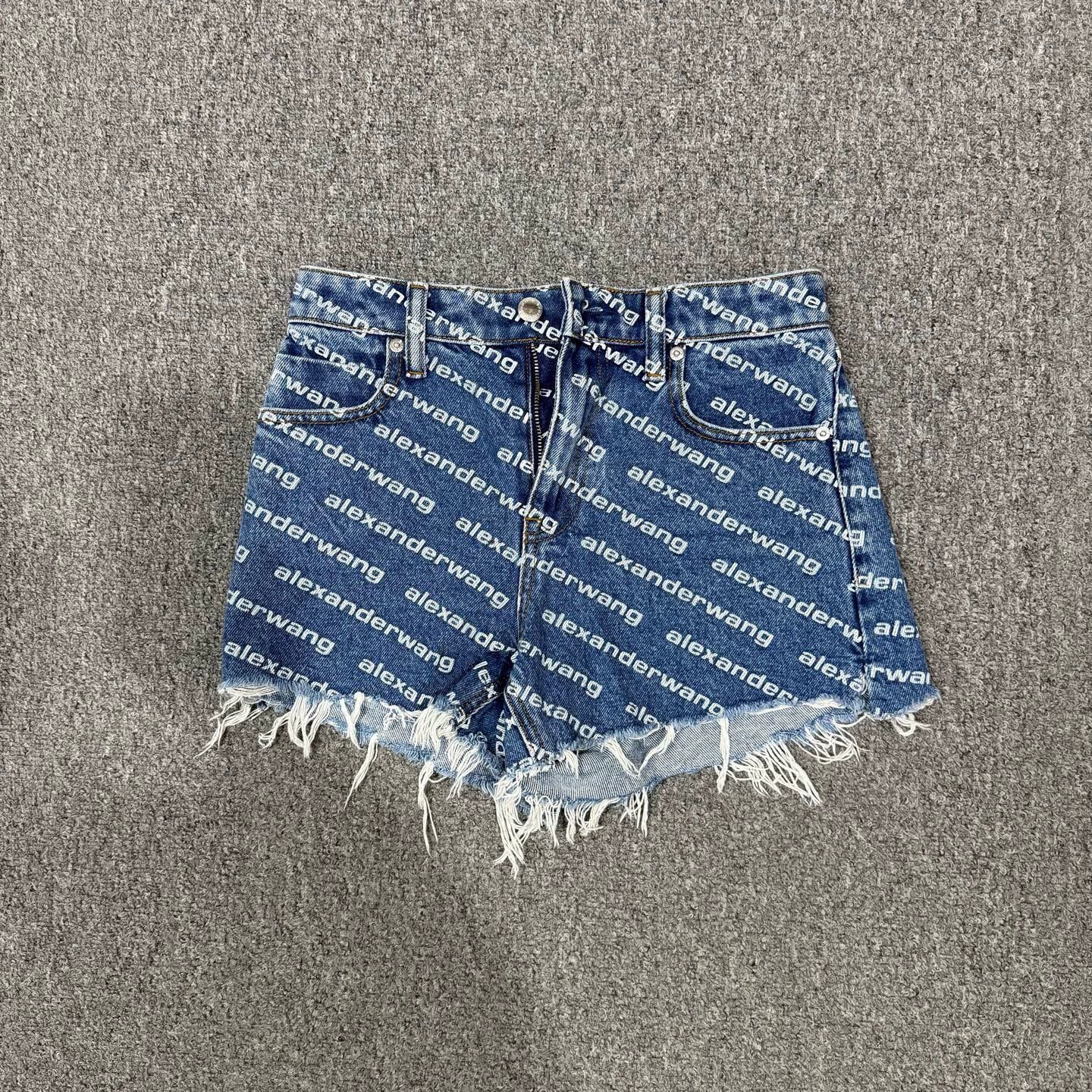 Alexander Wang Alexander Wang All Over Letter Short 25 99 New Size 25" / US 0 / IT 36 - 1 Thumbnail