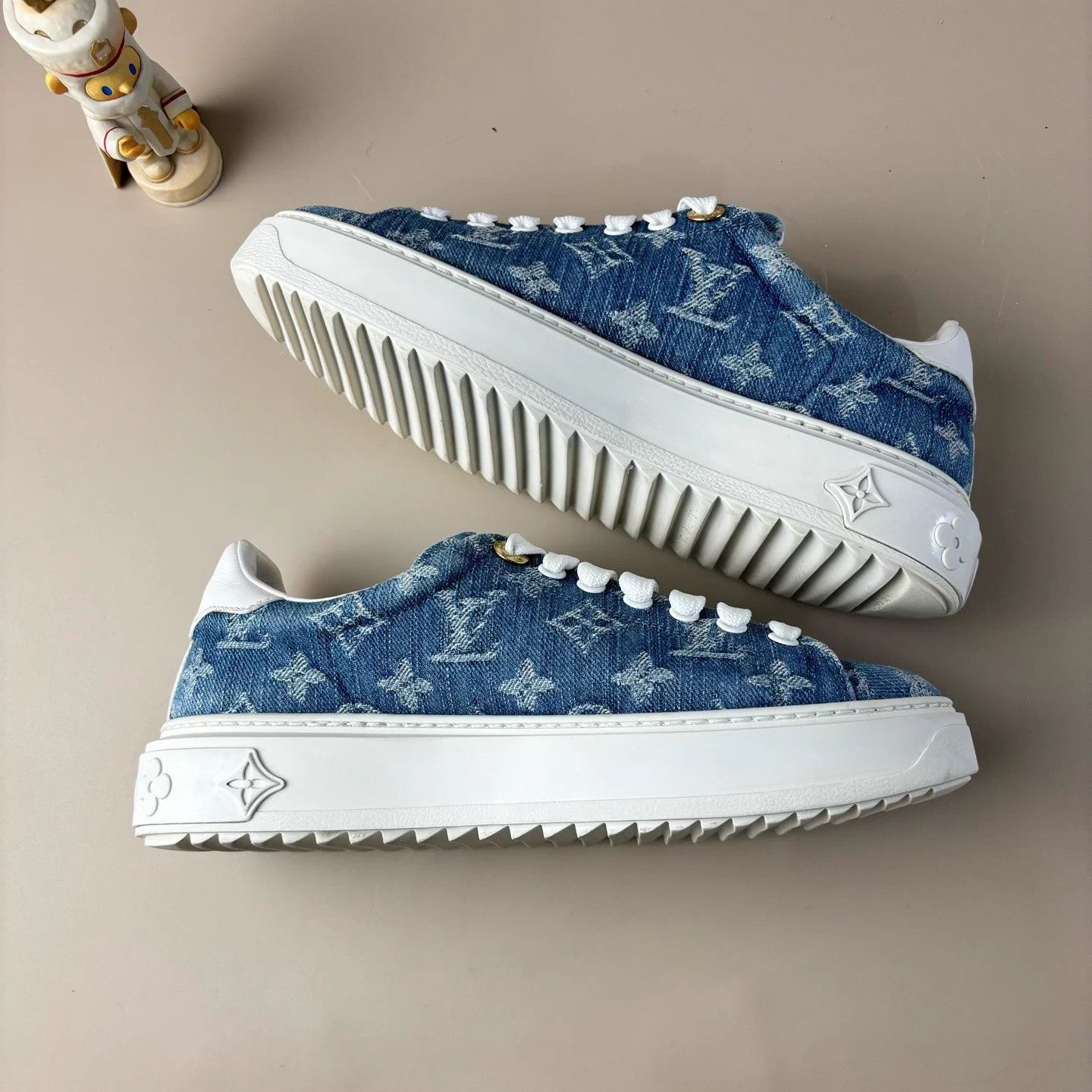 Louis Vuitton LV Time out white/blue allover print 36.5 95new Size US 5.5 / IT 35.5 - 6 Thumbnail