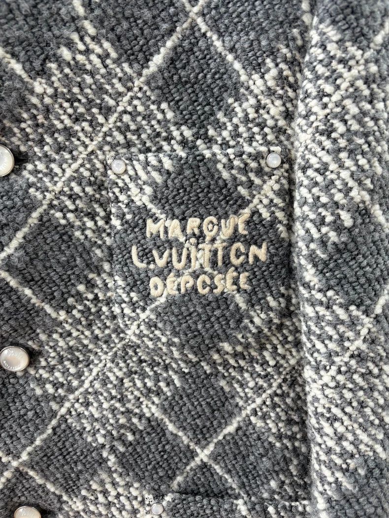Louis Vuitton Louis Vuitton Rhombic plaid wool grey and white coat for t Size US M / EU 48-50 / 2 - 4 Thumbnail