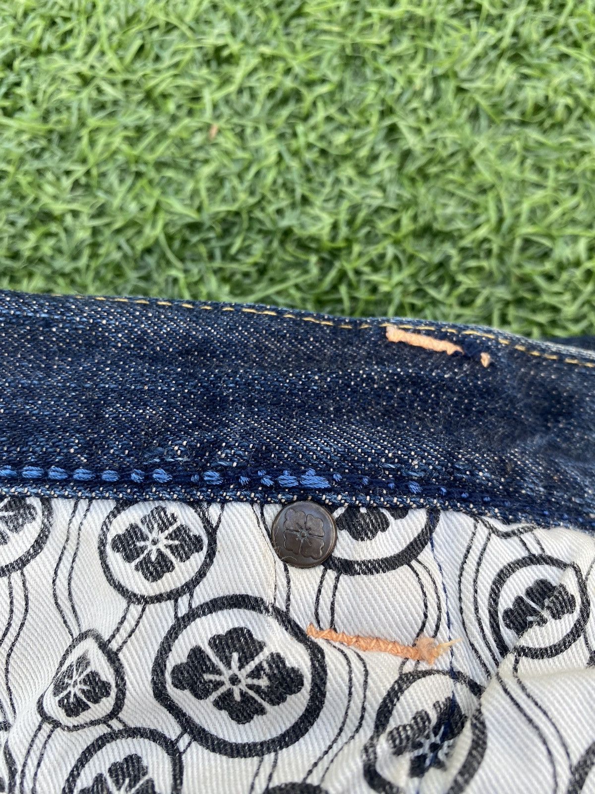 Evisu VINTAGE EVISU YAMANE WHITE SEA GULLS WITH PINK SELVEDGE Size US 32 / EU 48 - 12 Thumbnail