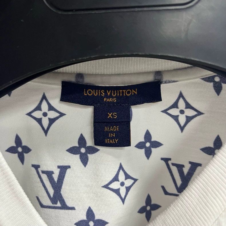 Louis Vuitton Louis Vuitton white neckline chain and full logo short sle Size US XS / EU 42 / 0 - 2 Thumbnail