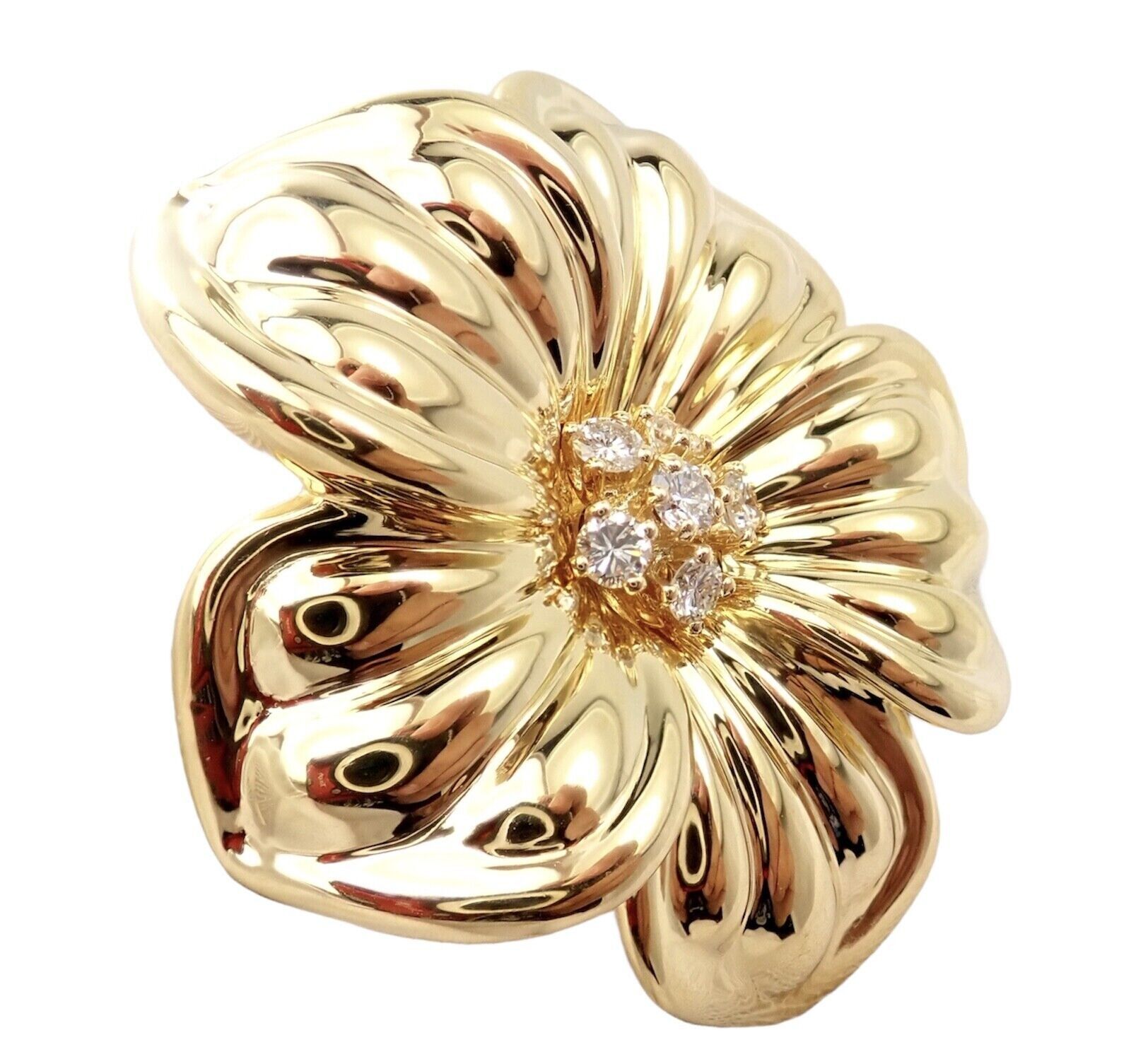 Van Cleef & Arpels Diamond 18k Yellow Gold Magnolia Flower Pin Brooch Size ONE SIZE - 11 Preview