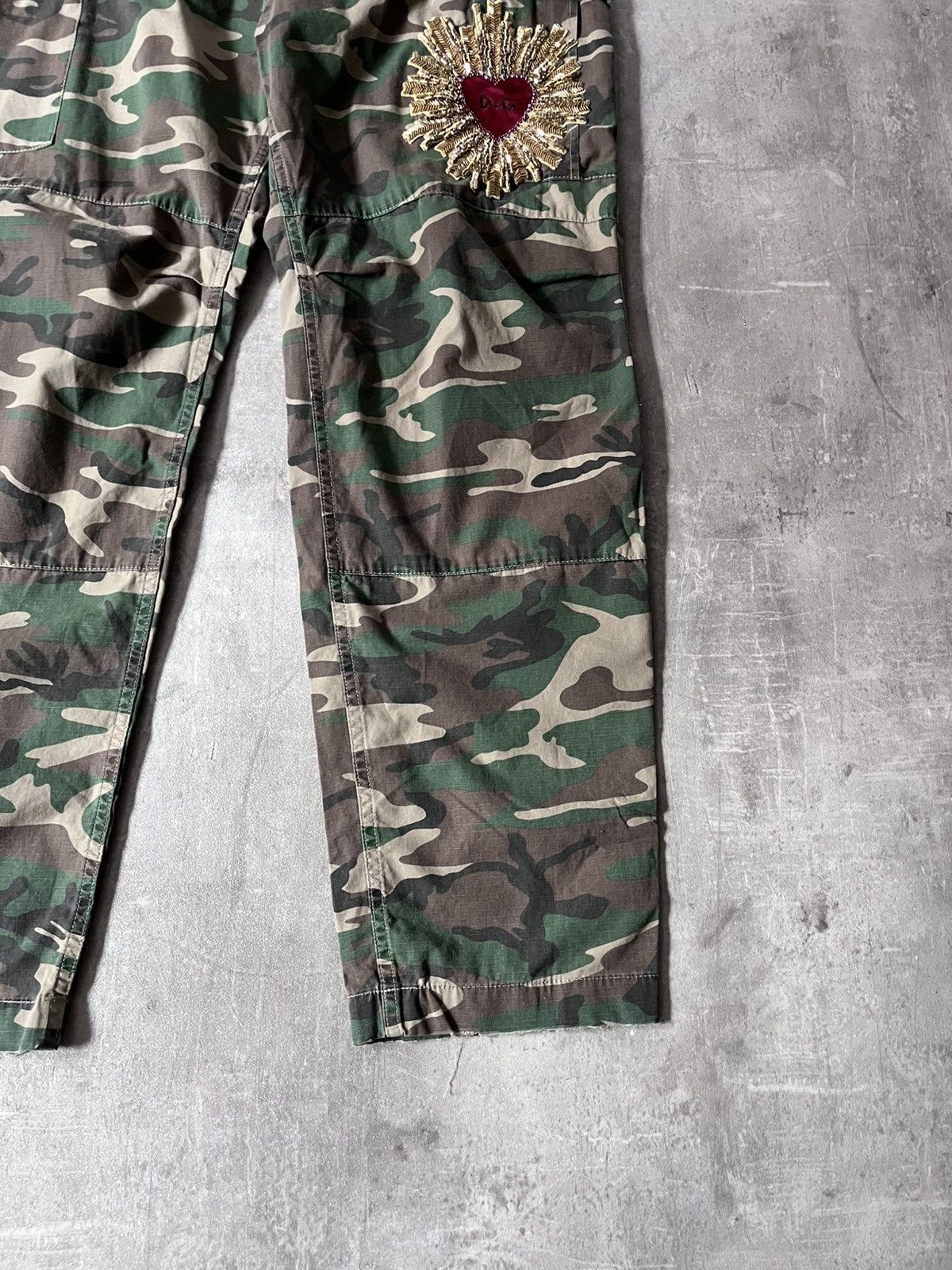 Dolce & Gabbana Dolce & Gabbana camo cargo pants gold heart Size US 40 / EU 56 - 5 Thumbnail