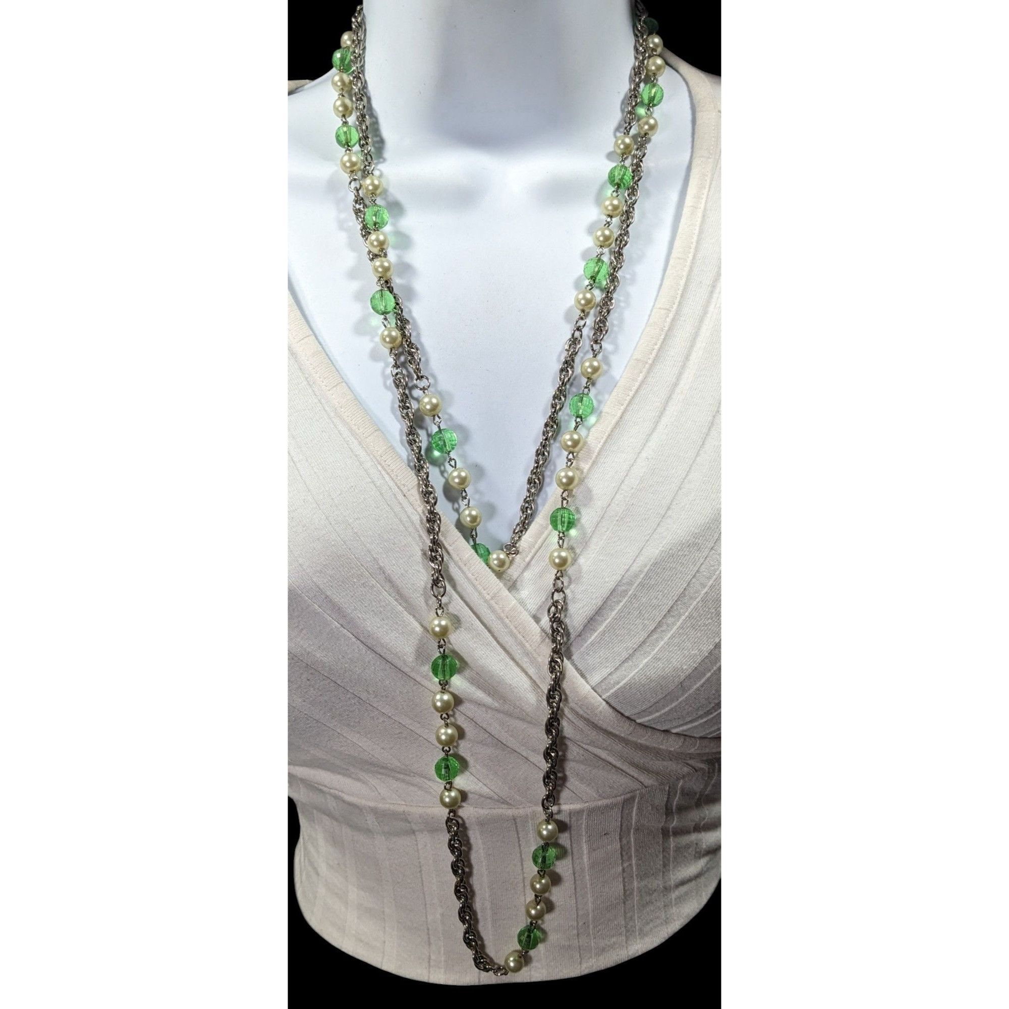 Other Whimsical Faux Pearl And Green Beaded Silver Tone Chain Stat Size ONE SIZE - 3 Thumbnail