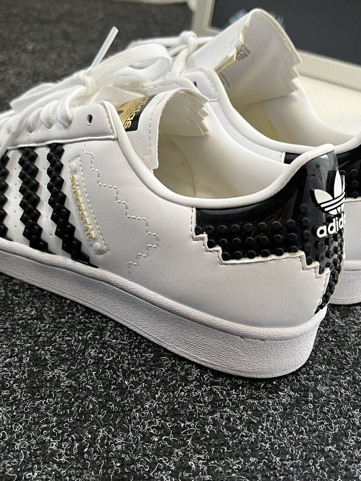 Adidas × LEGO Adidas Superstar Lego Size US 10 / EU 43 - 8 Thumbnail