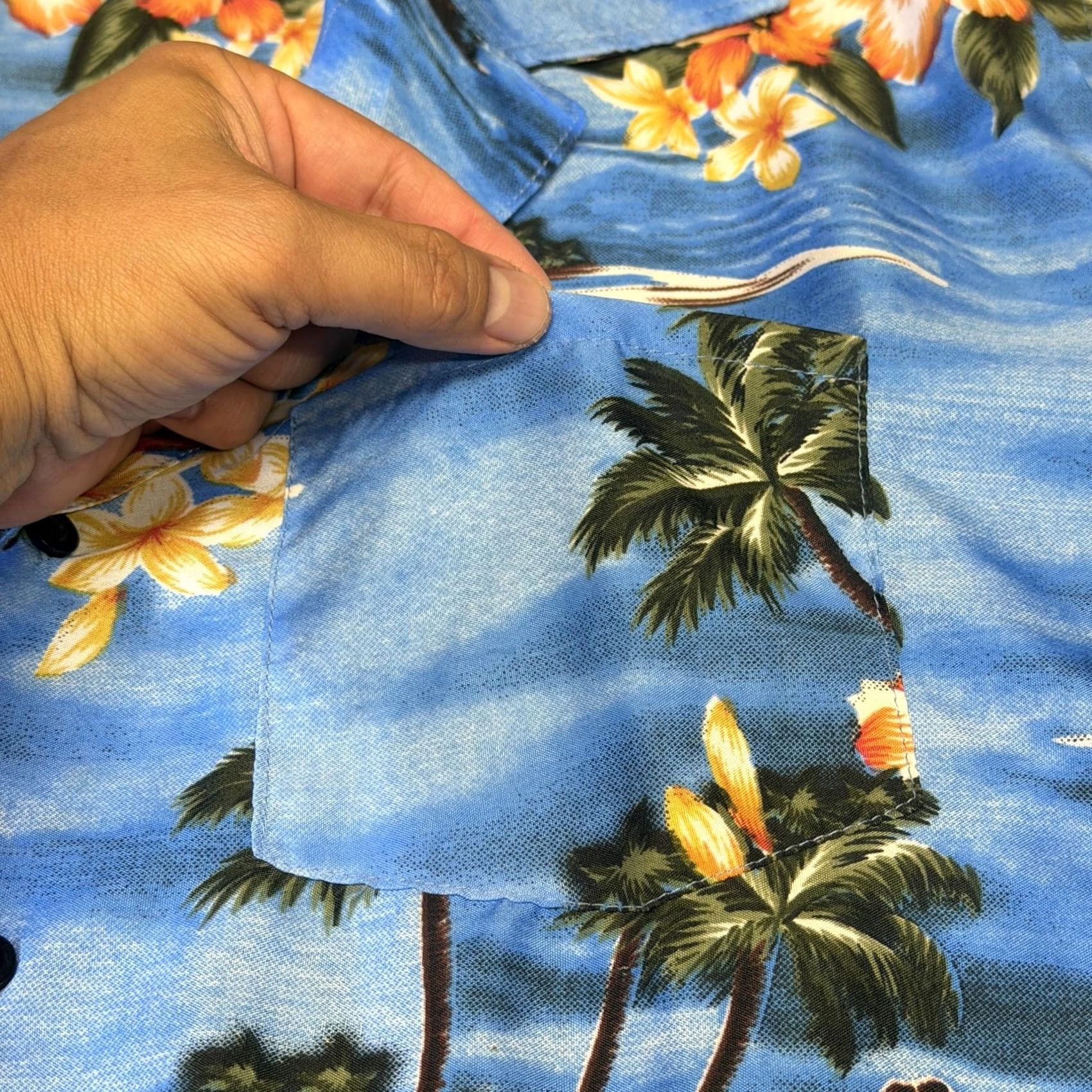 Vintage Salty Wave Hawaiian Shirt Mens XL Blue Floral Palm Tree Tropical Button Up - Short Sleeve - Casual Beachwear - 100% Viscose Size US XL / EU 56 / 4 - 3 Thumbnail
