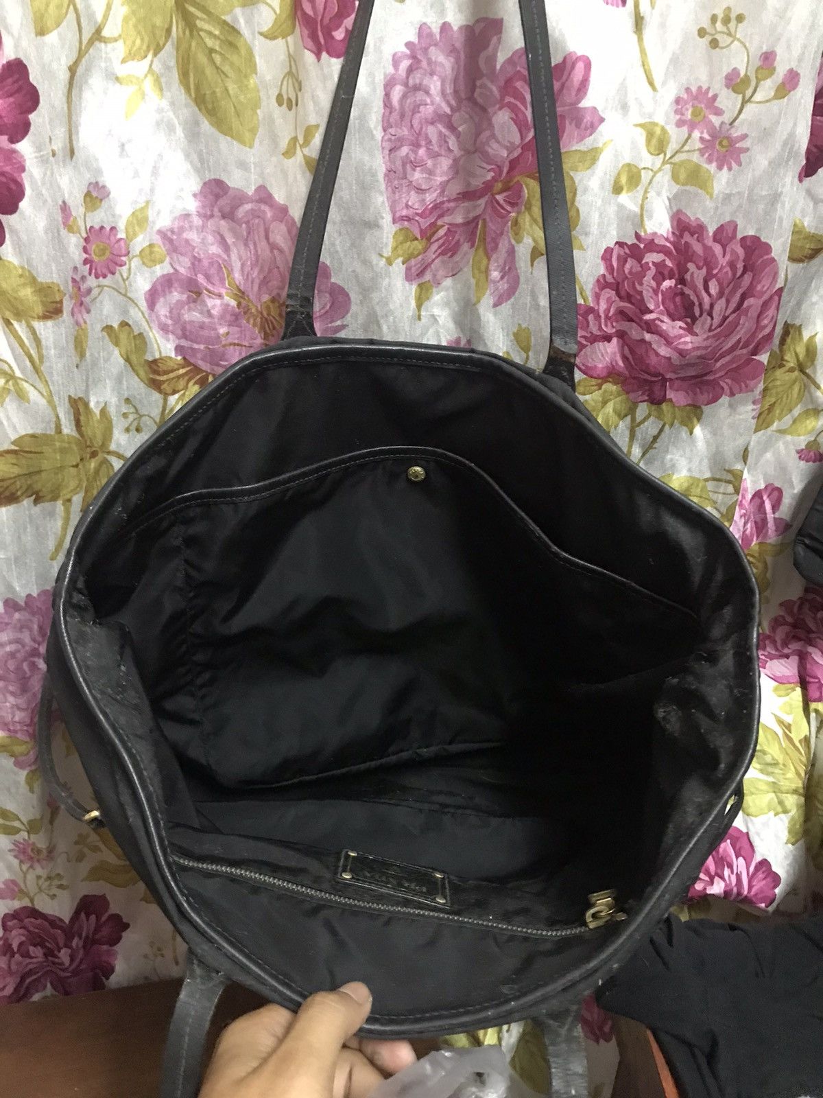 Prada Authentic Prada Black Tote Bag Size ONE SIZE - 4 Thumbnail
