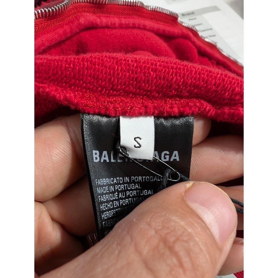 Balenciaga o1rshd1 Skater Zip Hoodie in Red Size US S / EU 44-46 / 1 - 14 Thumbnail