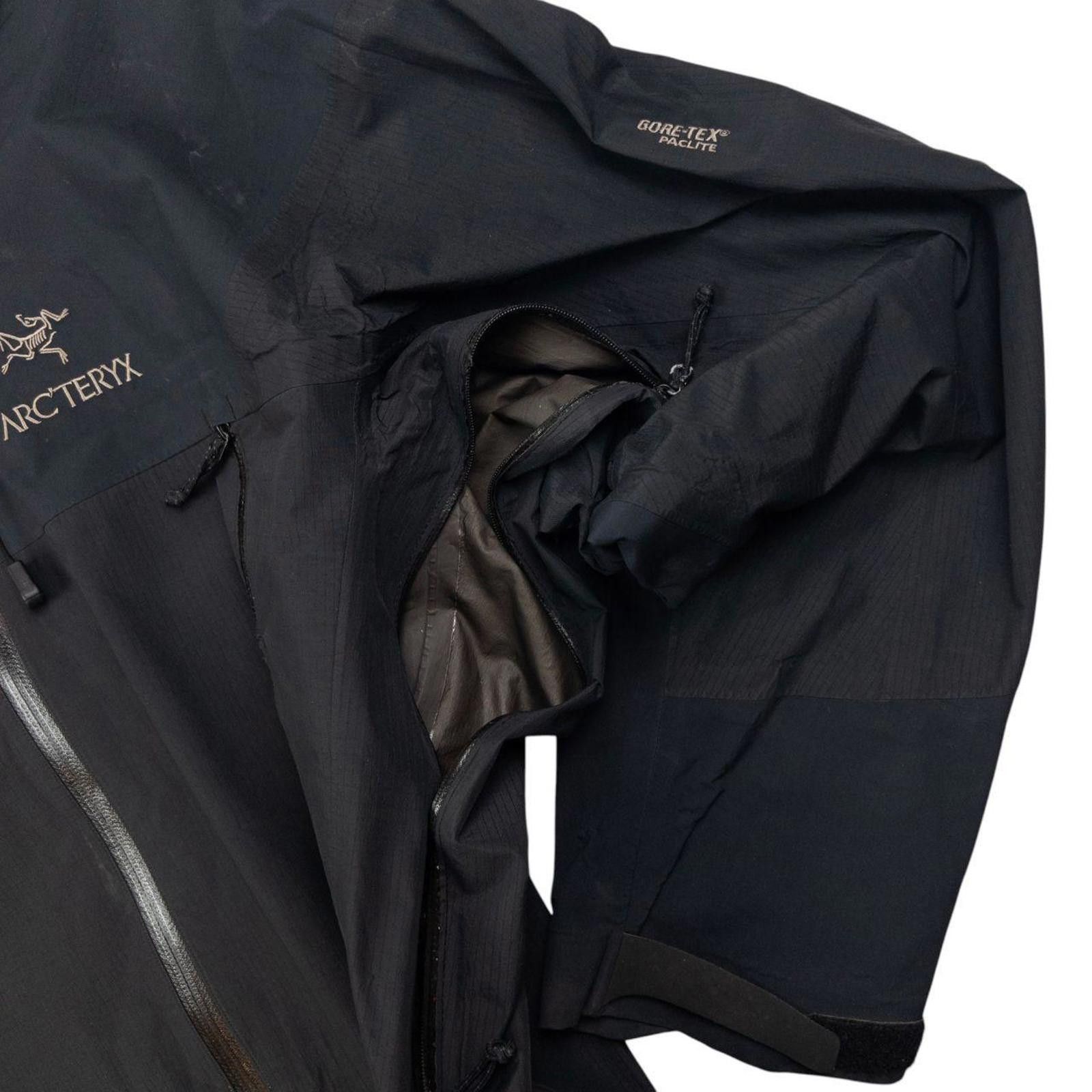 Arc'teryx Vintage Arcteryx Beta Goretex Paclite Zip Up Jacket Size L Size US L / EU 52-54 / 3 - 5 Thumbnail