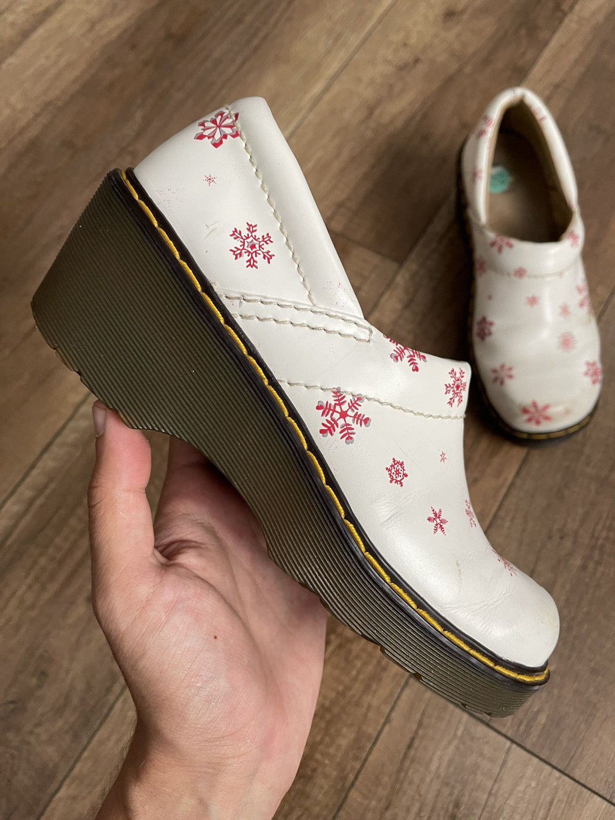 Dr. Martens Dr Martens Snowflake Boots Low Top Size US 6 / IT 36 - 11 Thumbnail