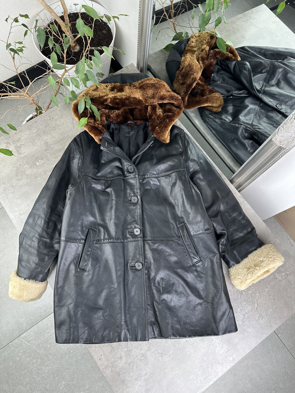 Japanese Brand Vintage Leather Coat Size M / US 6-8 / IT 42-44 - 1 Thumbnail