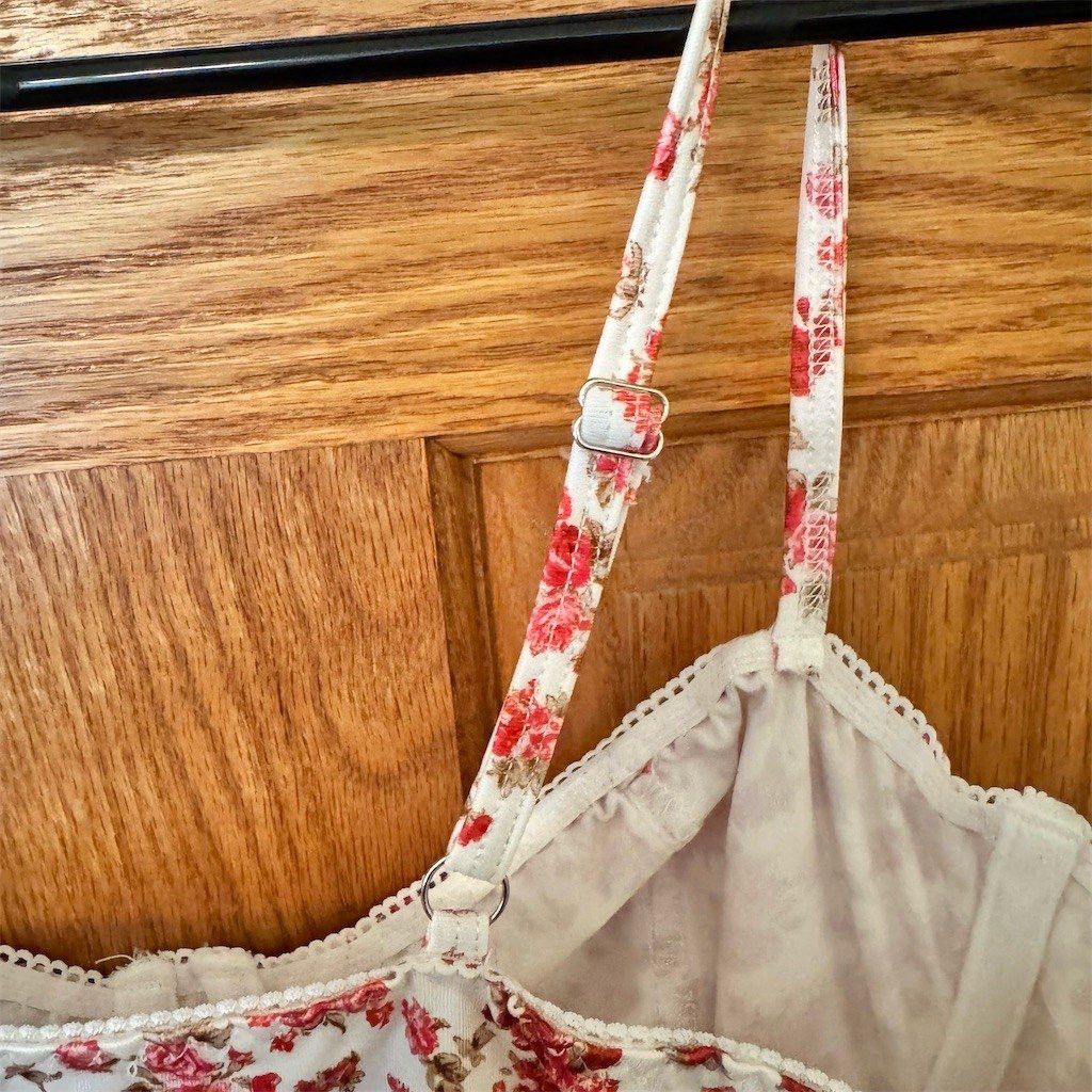 Other Women's Floral Roses Bustier Crop Top White Red Size M NWOT Size M / US 6-8 / IT 42-44 - 3 Thumbnail