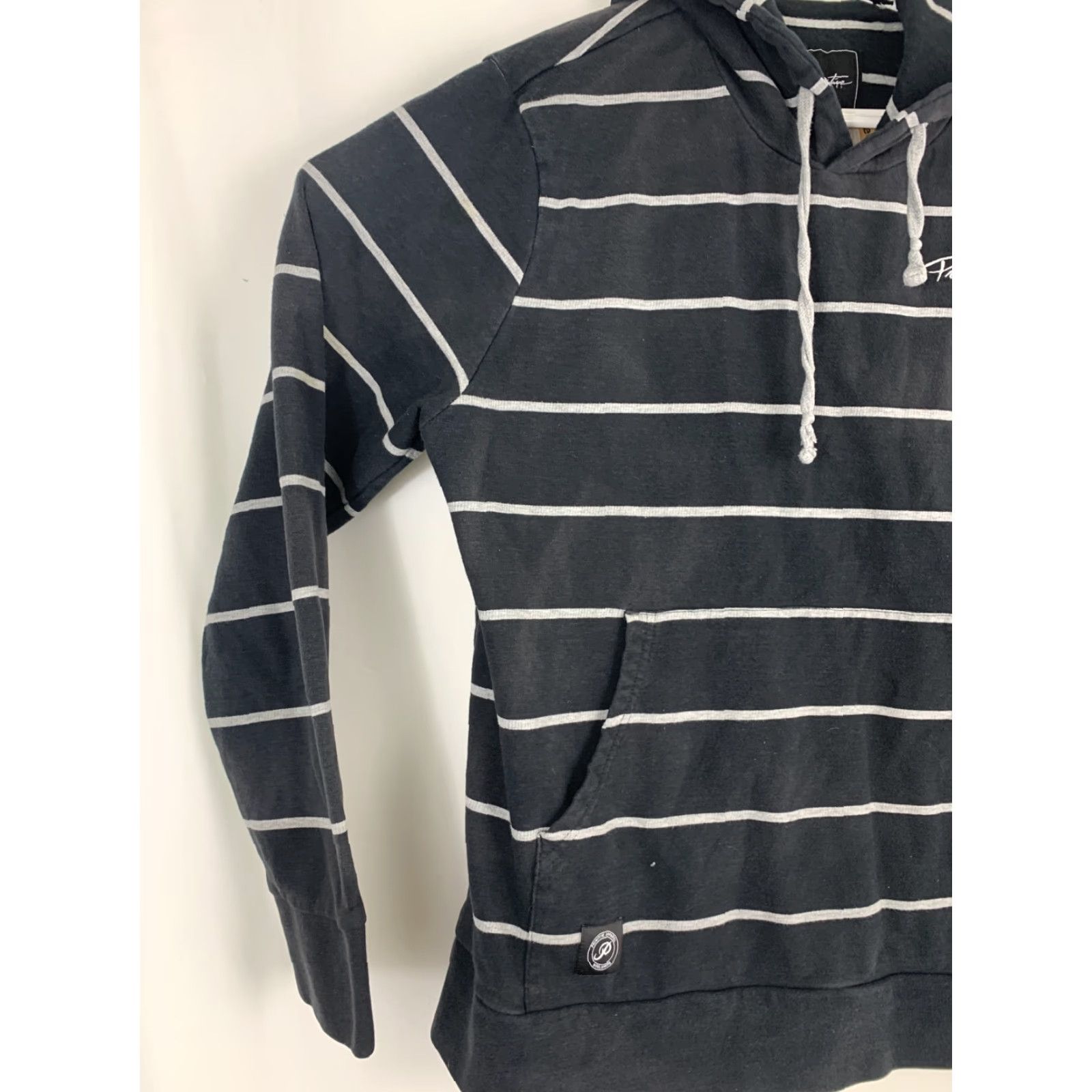 Primitive Primitive Apparel Hoodie Mens XL Black Striped Pullover Skateboarding L/S Size US XL / EU 56 / 4 - 2 Thumbnail