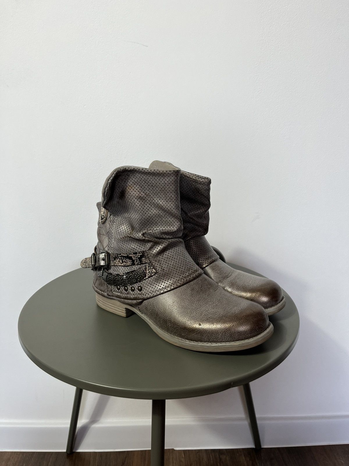 Other Avant-Garde Metallic Distressed Mid Boots Size 38 Size US 7 / IT 37 - 1 Thumbnail