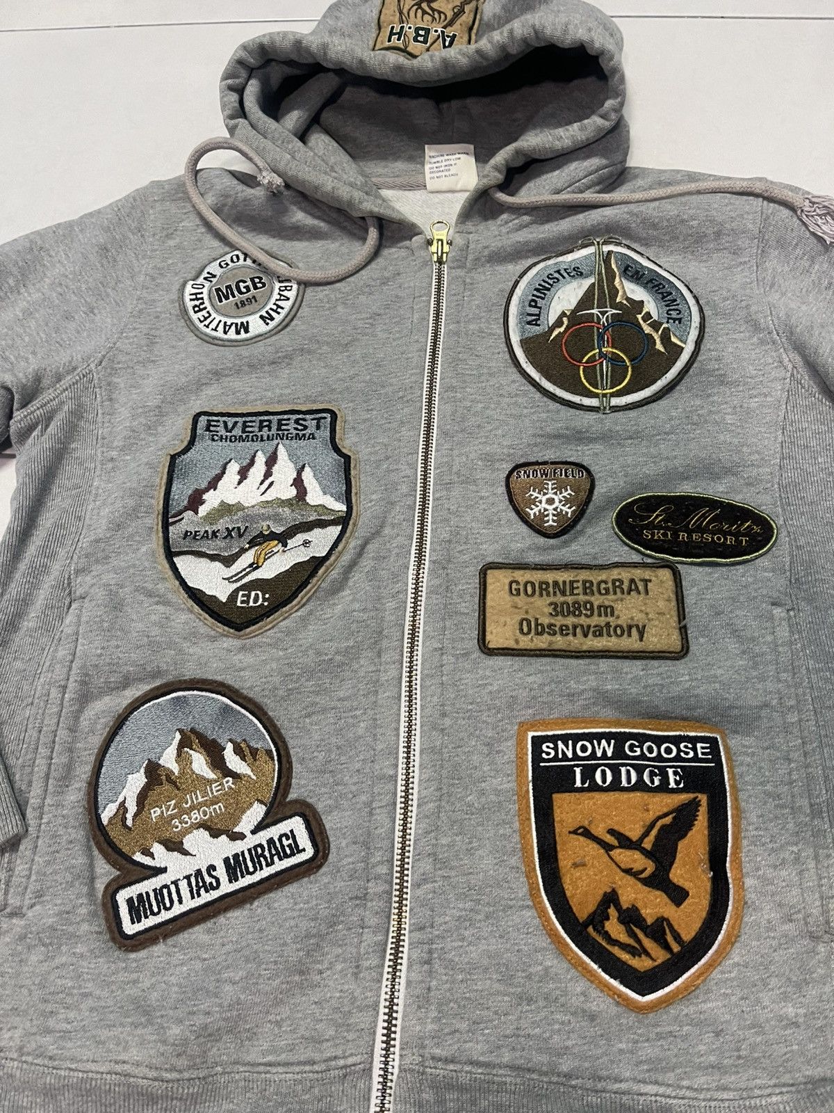 Champion 🔥HOT🔥VINTAGE CHAMPION WORLDWIDE PATCHES VERY RARE Size US M / EU 48-50 / 2 - 2 Thumbnail