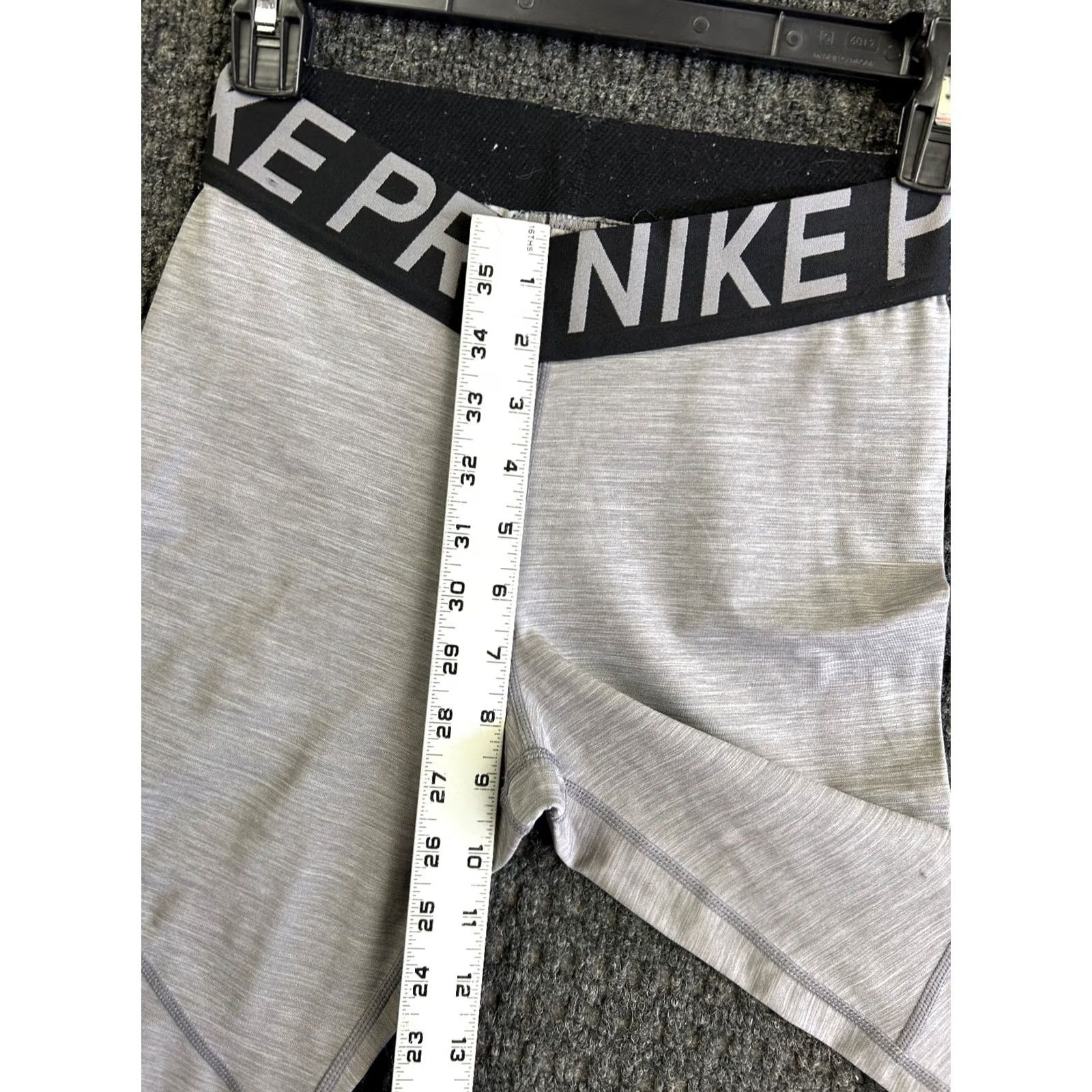 Nike Nike Pro Womens Legging Mid-Rise Gray M Spellout Waist Band AO9970-063 Size 32" / US 10 / IT 46 - 7 Thumbnail