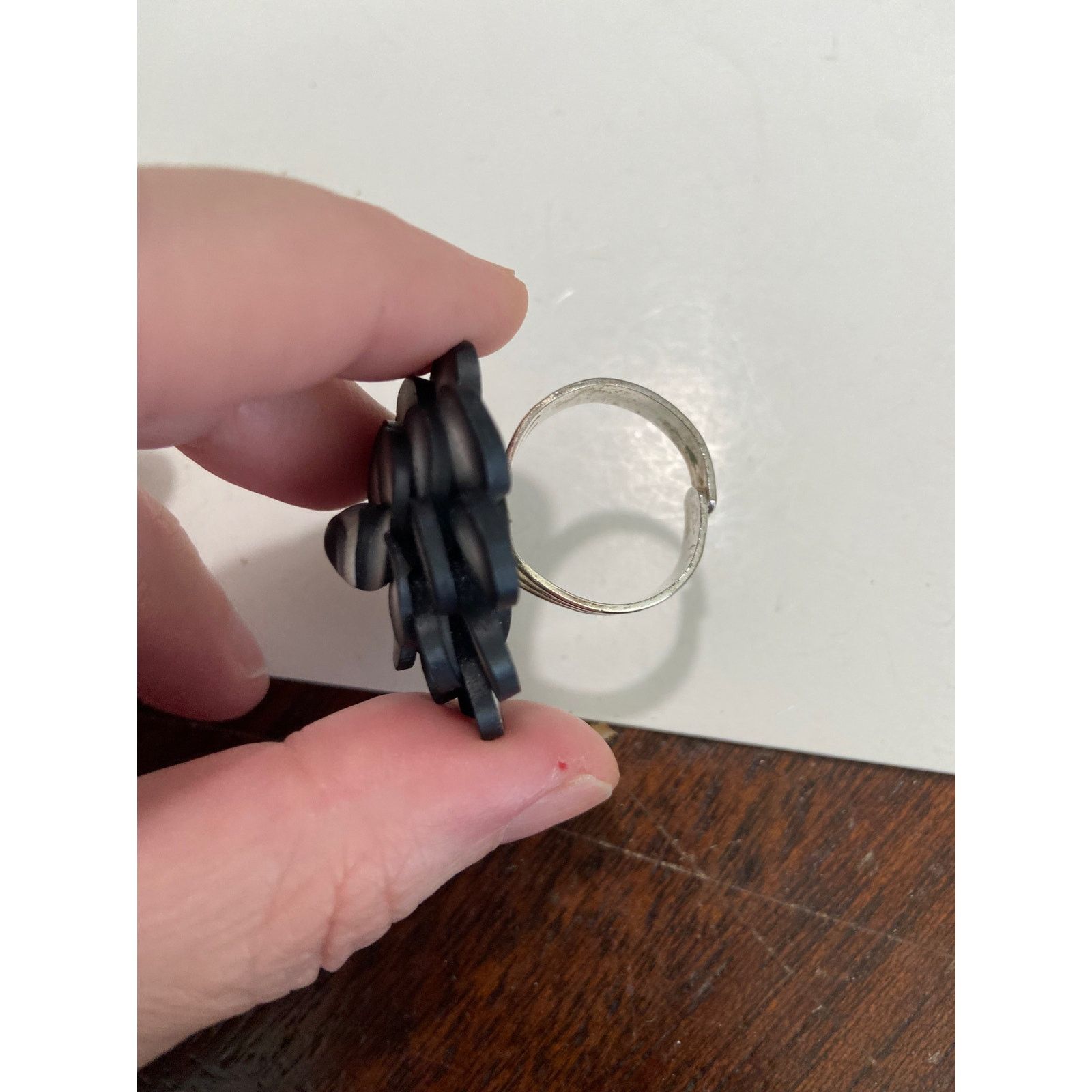 Other Black flower ring size 8.5 Size ONE SIZE - 3 Thumbnail