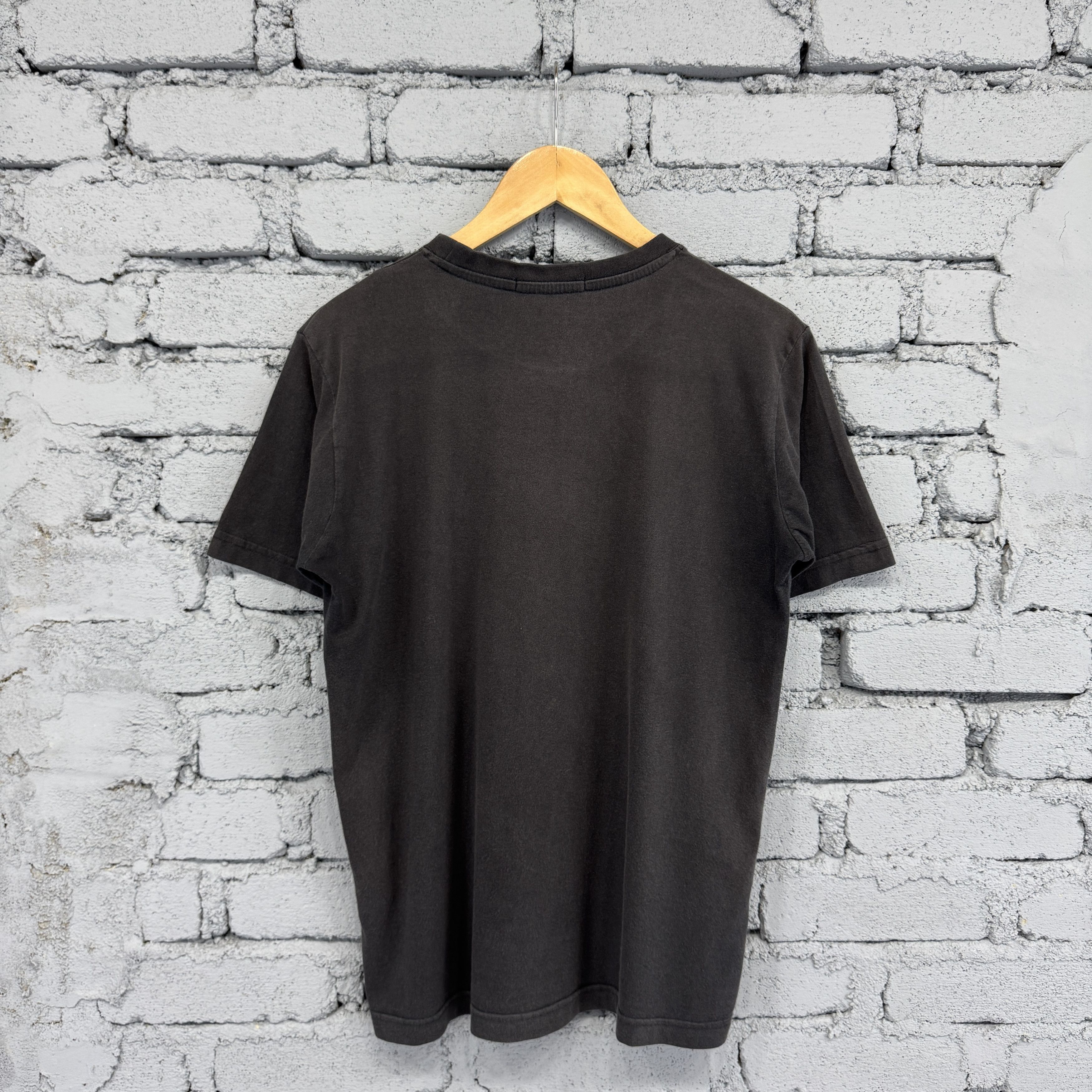 Vintage Vintage Black Bee Surfing Queen Wakiki Beach Tshirt Size US M / EU 48-50 / 2 - 2 Thumbnail