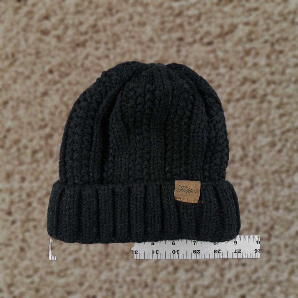 Vintage Fashion Beanie Hat One Size Black Cable Knit Acrylic Lined Winter Ski Womens Size ONE SIZE - 1 Thumbnail