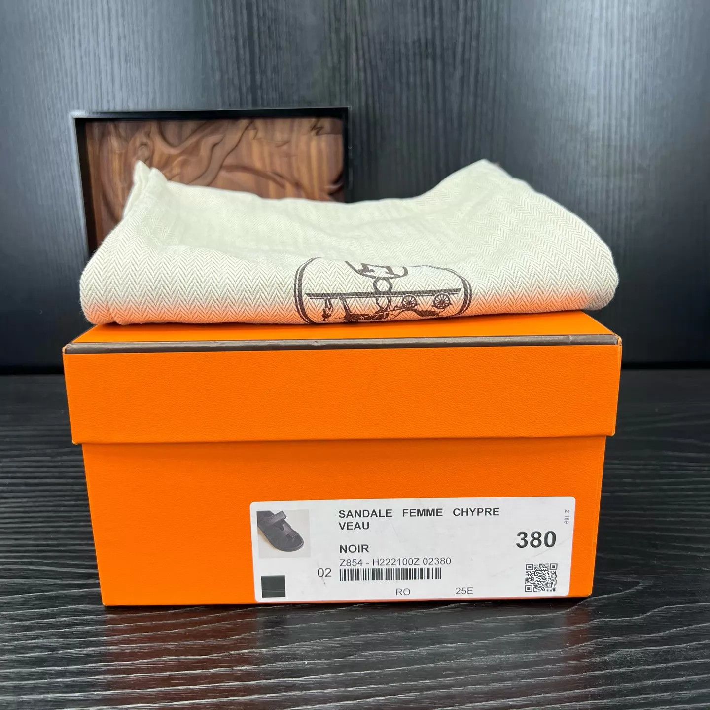 Hermes Hermès Chypre Black Slippers Size 38 Like New Size US 7.5 / IT 37.5 - 9 Thumbnail