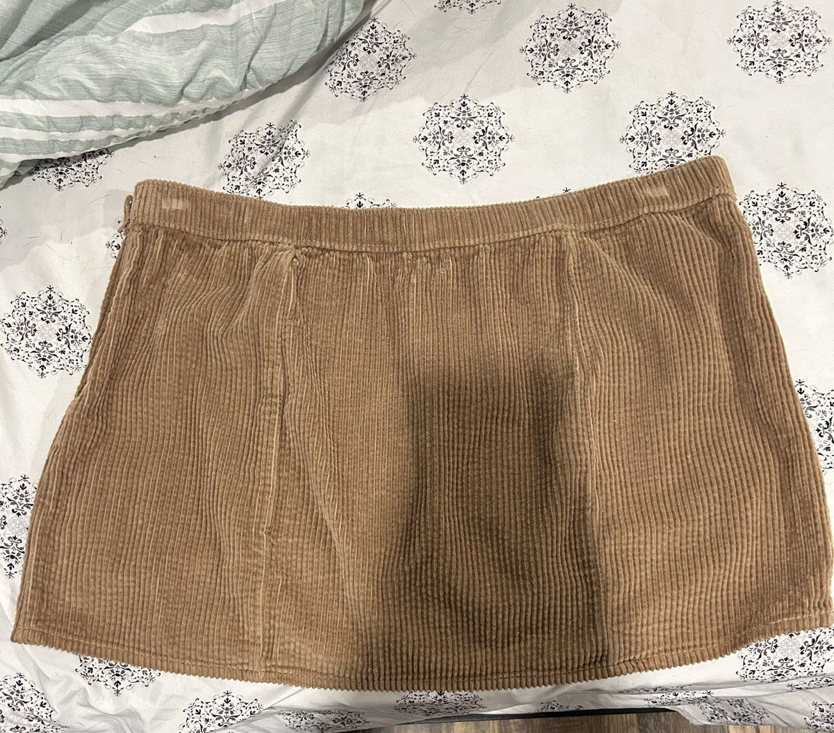 American Eagle Outfitters Corduroy Mini Skirt Size 34" / US 12 / IT 48 - 4 Thumbnail