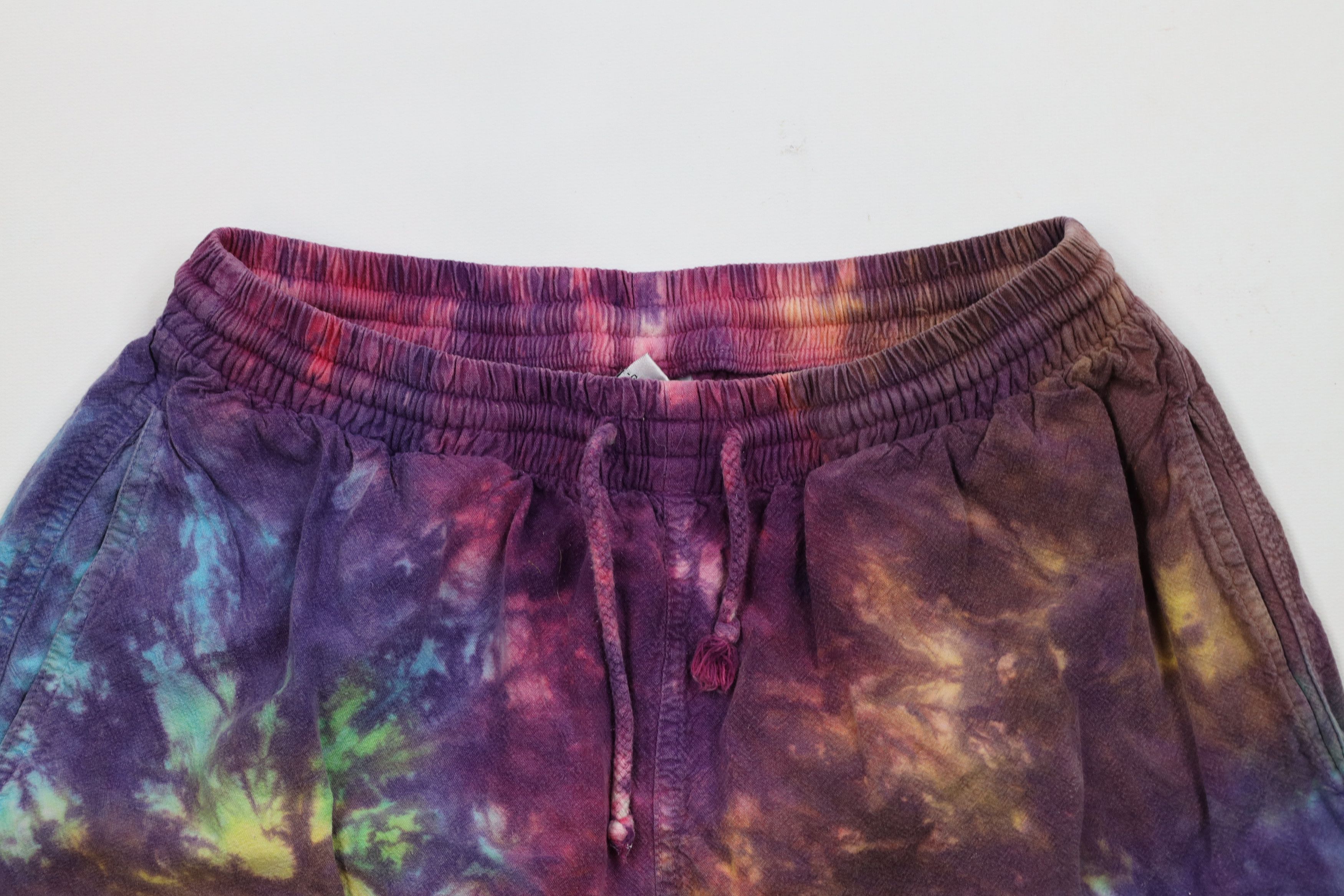 Vintage Vintage 90s Streetwear Rainbow Tie Dye Acid Wash Shorts Size US 30 / EU 46 - 2 Thumbnail