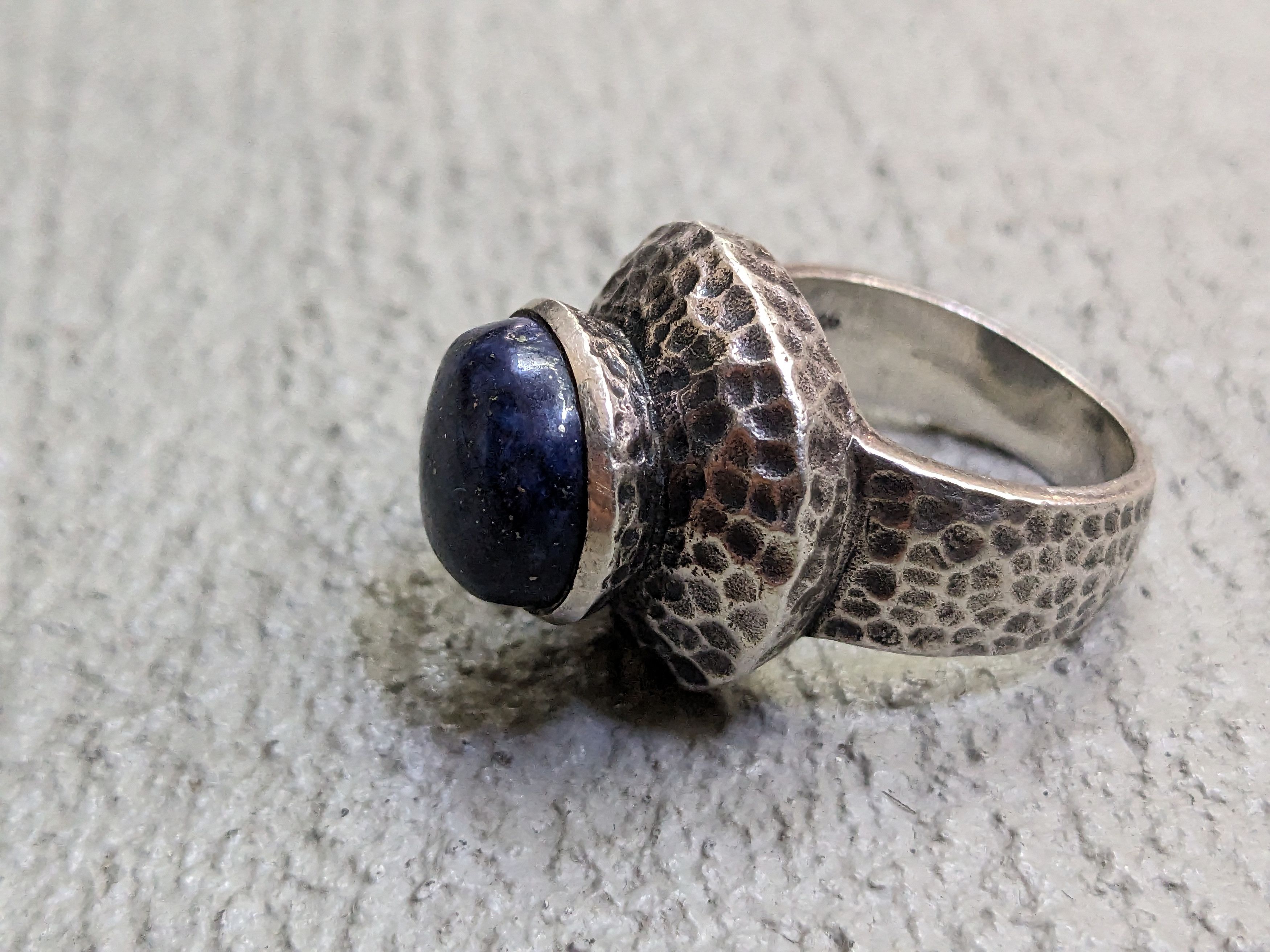 Jewelry Vintage Sterling Silver Ring Blue Lapis Lazuli 8 Hammered Size ONE SIZE - 6 Thumbnail