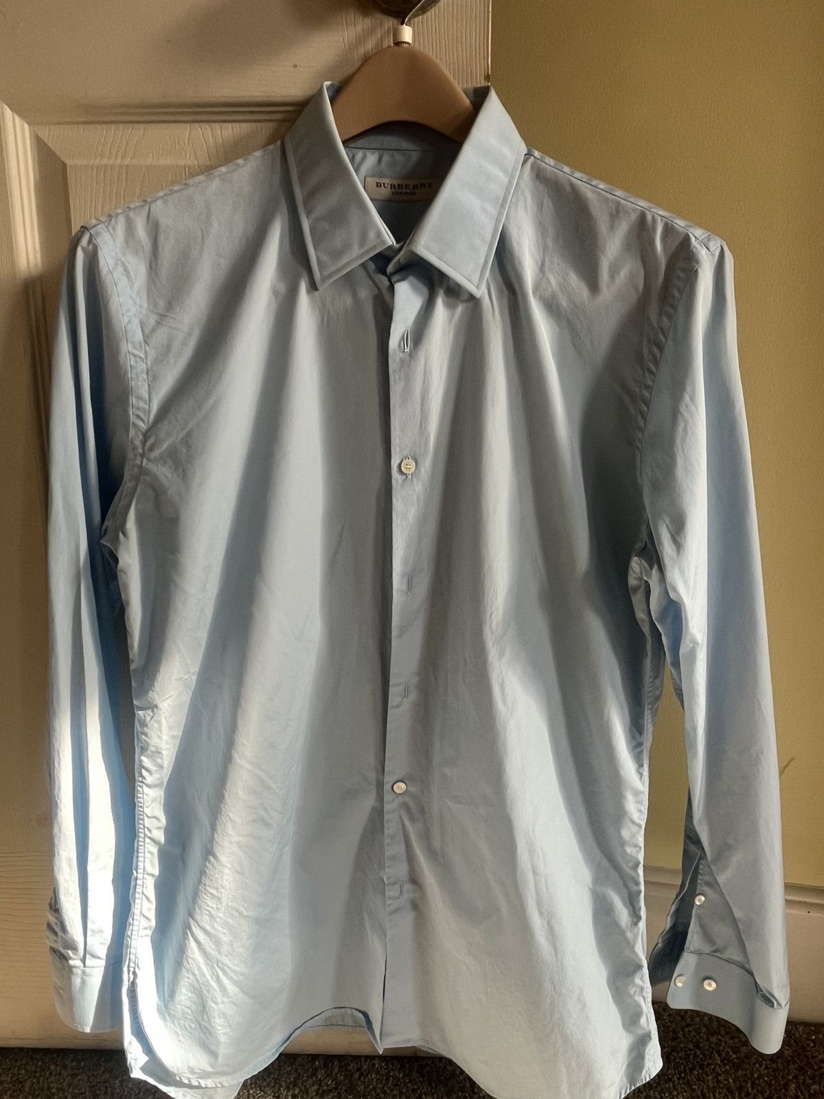 Burberry Burberry dress shirt- slim 16-41 Size US M / EU 48-50 / 2 - 3 Thumbnail