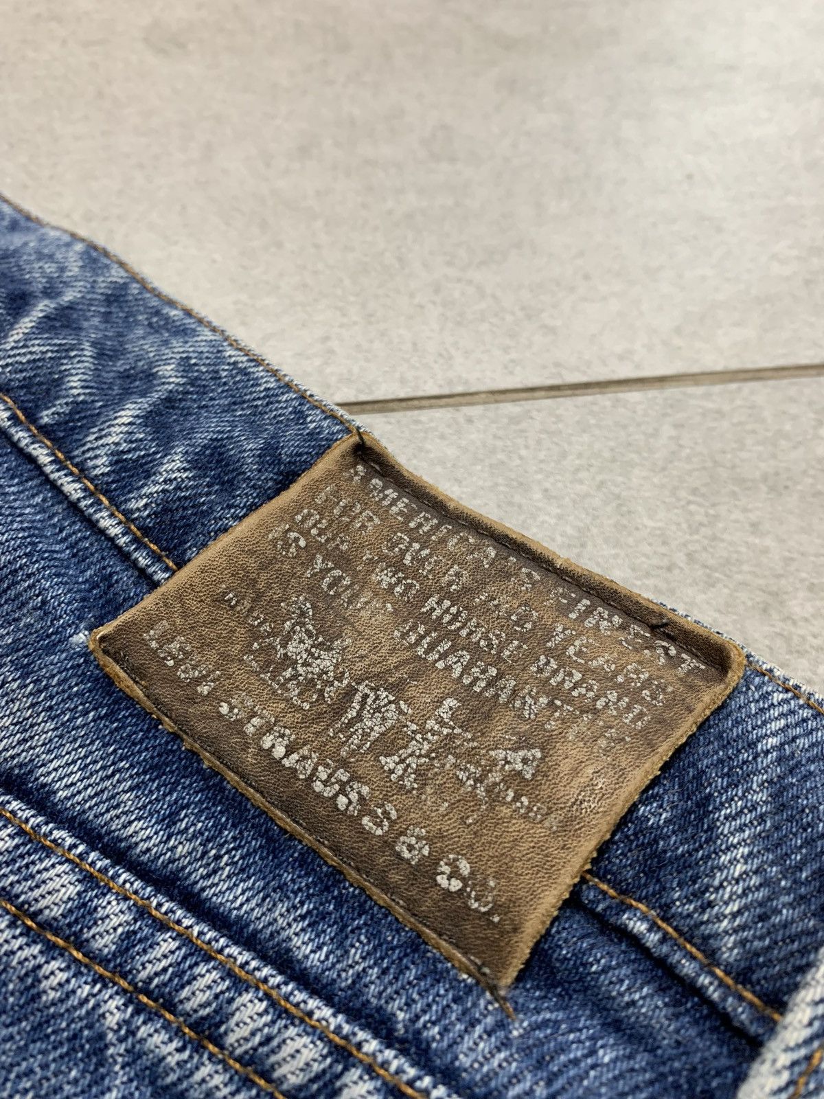 Levi's Vintage Clothing 90s Vintage Rare Levi Leather tag Orange tab Denim jeans Size US 28 / EU 44 - 3 Thumbnail