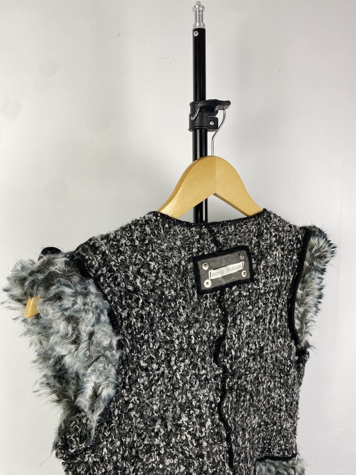Designer × Japanese Brand Vintage Avant-garde Mini Sleeveless Mohair Fur Vest Jacket Size S / US 4 / IT 40 - 6 Thumbnail