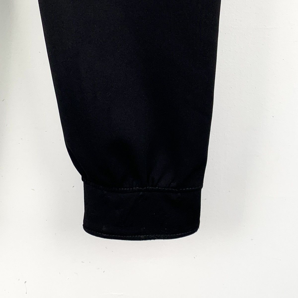 Louis Vuitton Louis Vuitton Black Pocket Logo Monogram Casual Pants K26WX Size 26" / US 2 / IT 38 - 5 Thumbnail