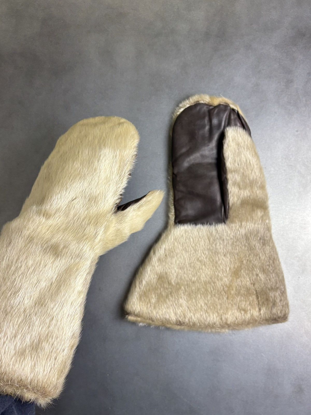 Leather × Vintage Vintage Sealskin Gauntlets Antique Seal Fur Mittens Gloves Size ONE SIZE - 1 Thumbnail