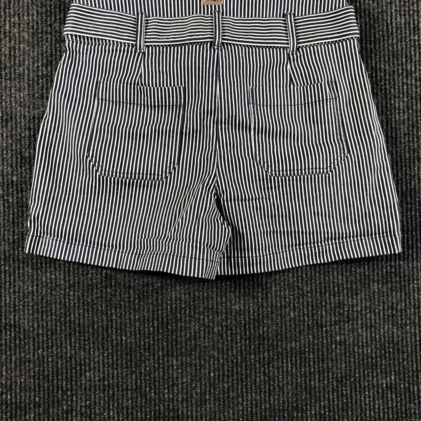 Anthropologie VINTAGE? No. Etitwa by Anthropologie Navy White Pinstripe Belted Shorts Women Sz 12 High Rise Size 34" / US 12 / IT 48 - 6 Thumbnail