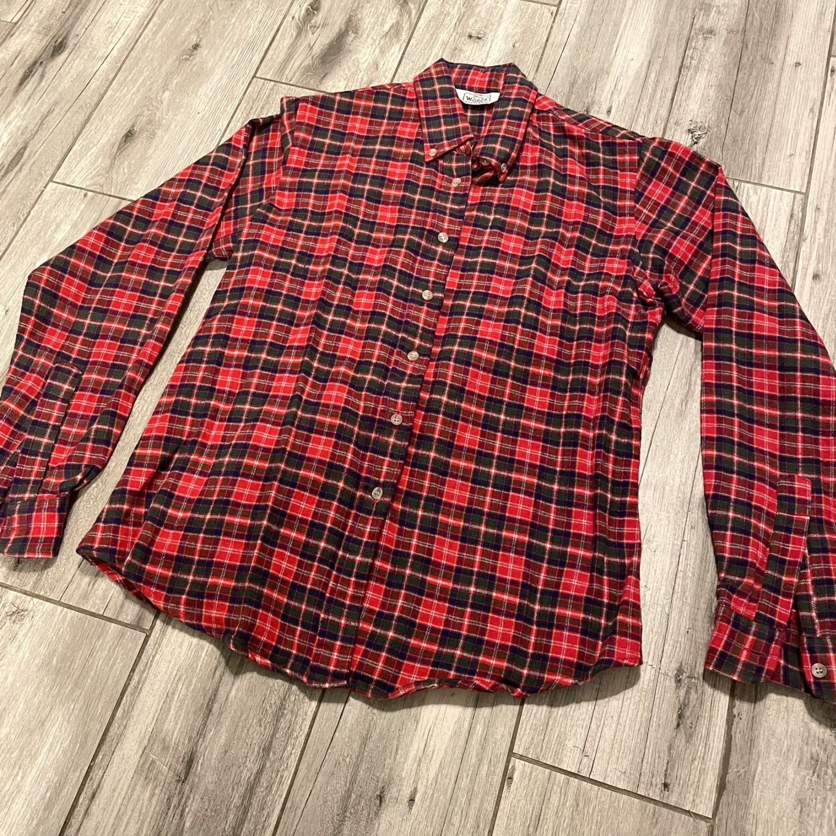 Vintage VINTAGE Woolrich Woman Button Down Shirt Wool Flannel Plaid Red 80s Slim Regular Size 12 Size XL / US 12-14 / IT 48-50 - 2 Thumbnail