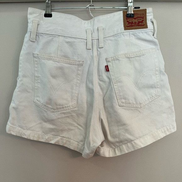 Levi's Levi’s white Jean shorts size 27 Size 27" / US 4 / IT 40 - 3 Thumbnail