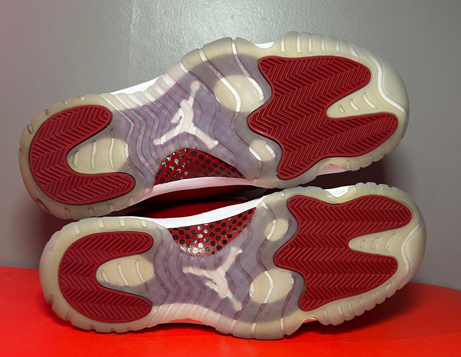 Jordan Brand Size 10.5 - Jordan 11 Retro High Cherry Size US 10.5 / EU 43-44 - 6 Thumbnail