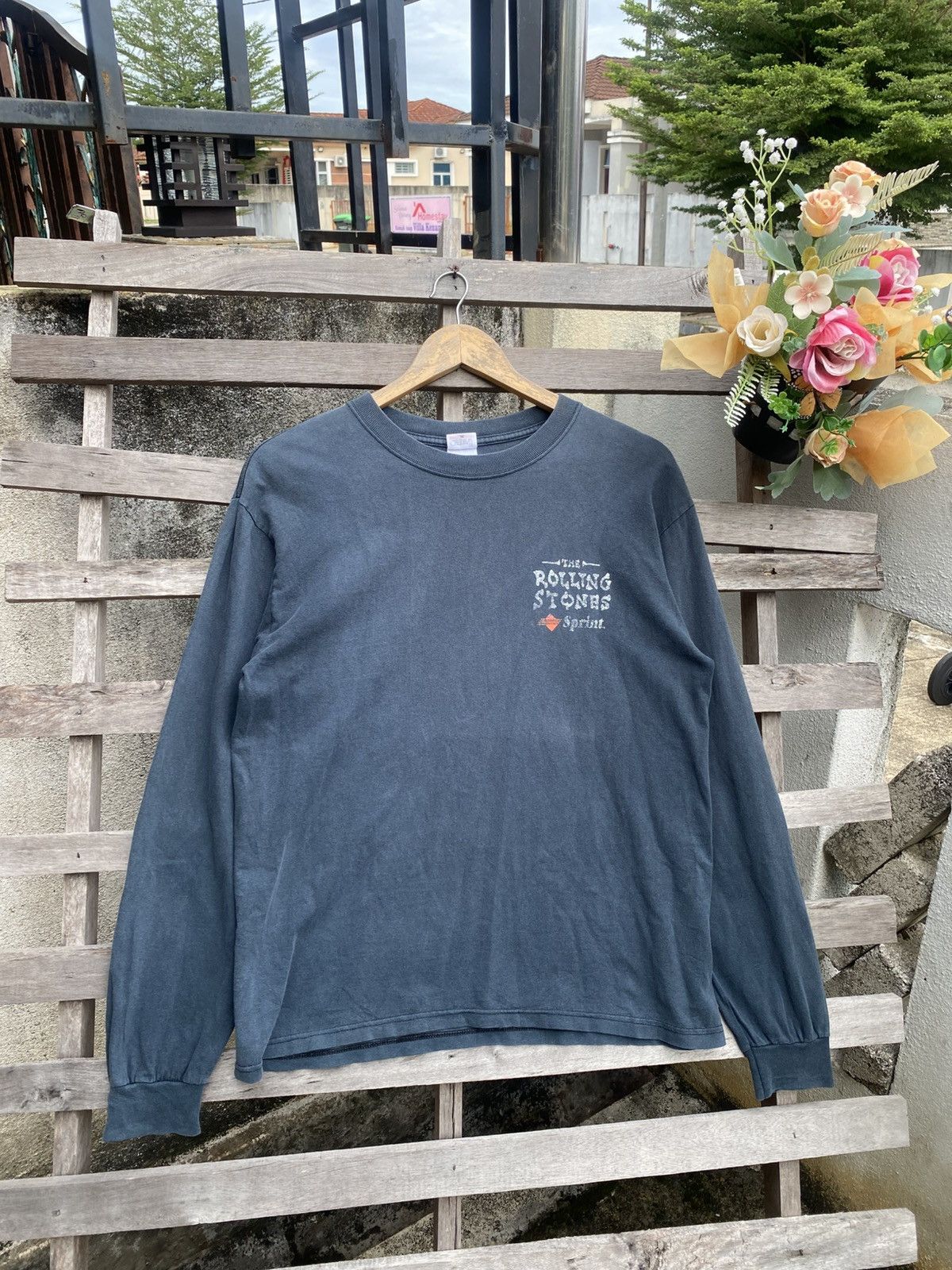 Band Tees Vintage Sunfaded Rolling Stones Long Sleeve Tshirt Size US M / EU 48-50 / 2 - 7 Thumbnail