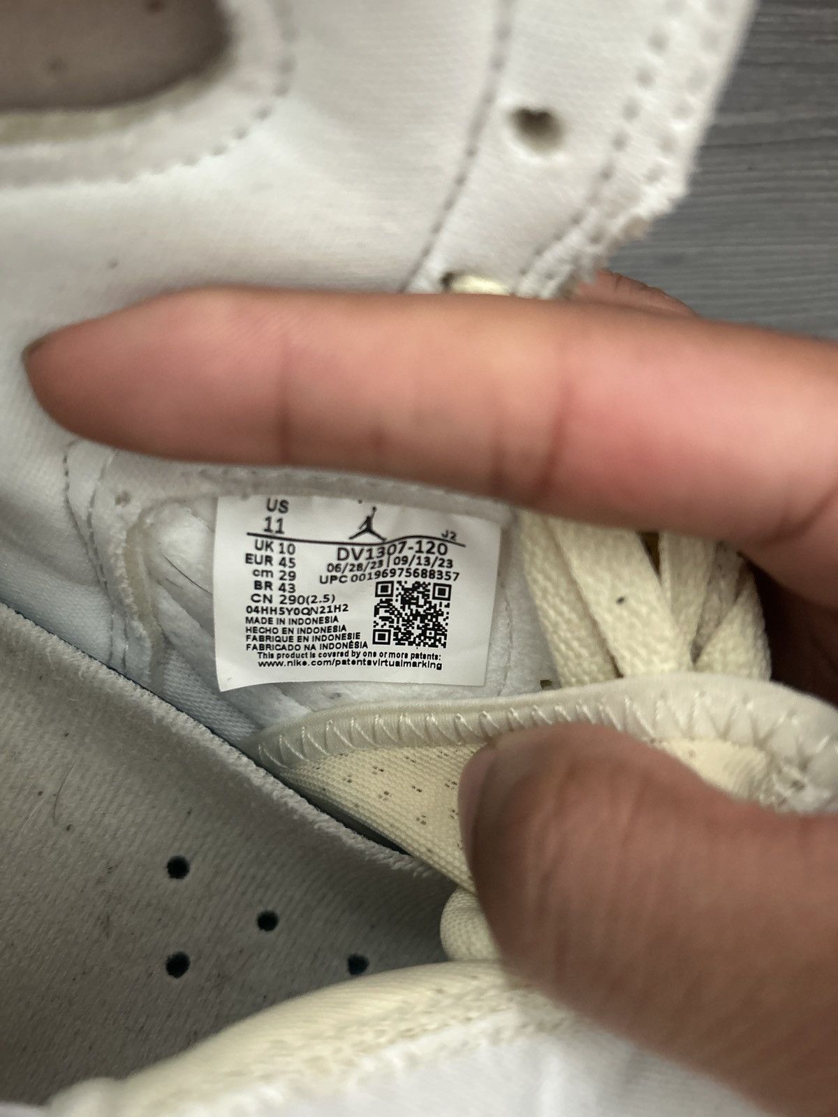 Jordan Brand Jordan 1s Size US 11 / EU 44 - 6 Thumbnail