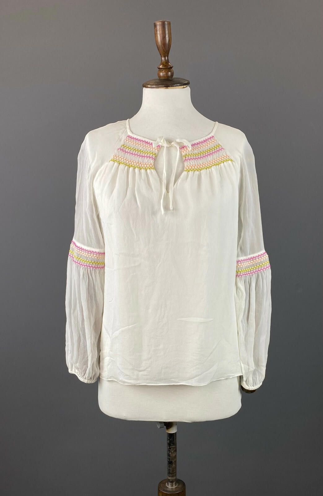 Diane von Furstenberg Diane Von Furstenberg White Mesh Blouse Shirt Size 4 Size S / US 4 / IT 40 - 1 Thumbnail
