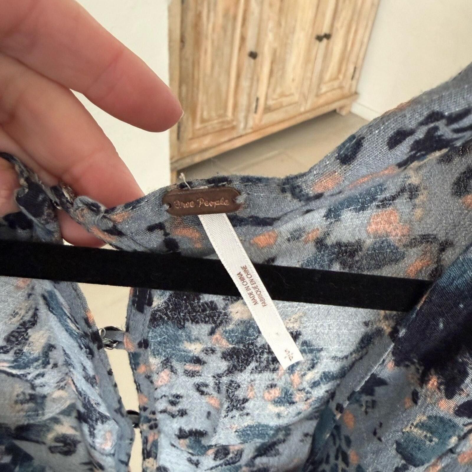 Free People Free People Floral Wrap Romper Boho Ruffle Tie Waist Blue S Size 28" / US 6 / IT 42 - 7 Thumbnail