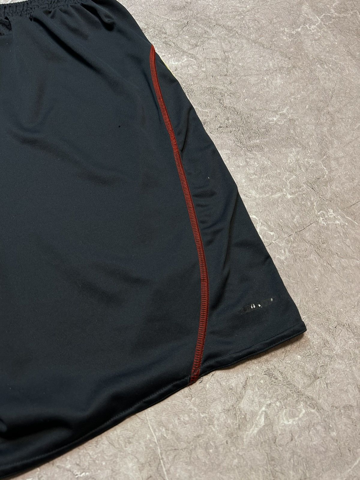 Adidas × Vintage Vintage Liverpool 07/08 ADIDAS Football Shorts Size US 32 / EU 48 - 7 Thumbnail