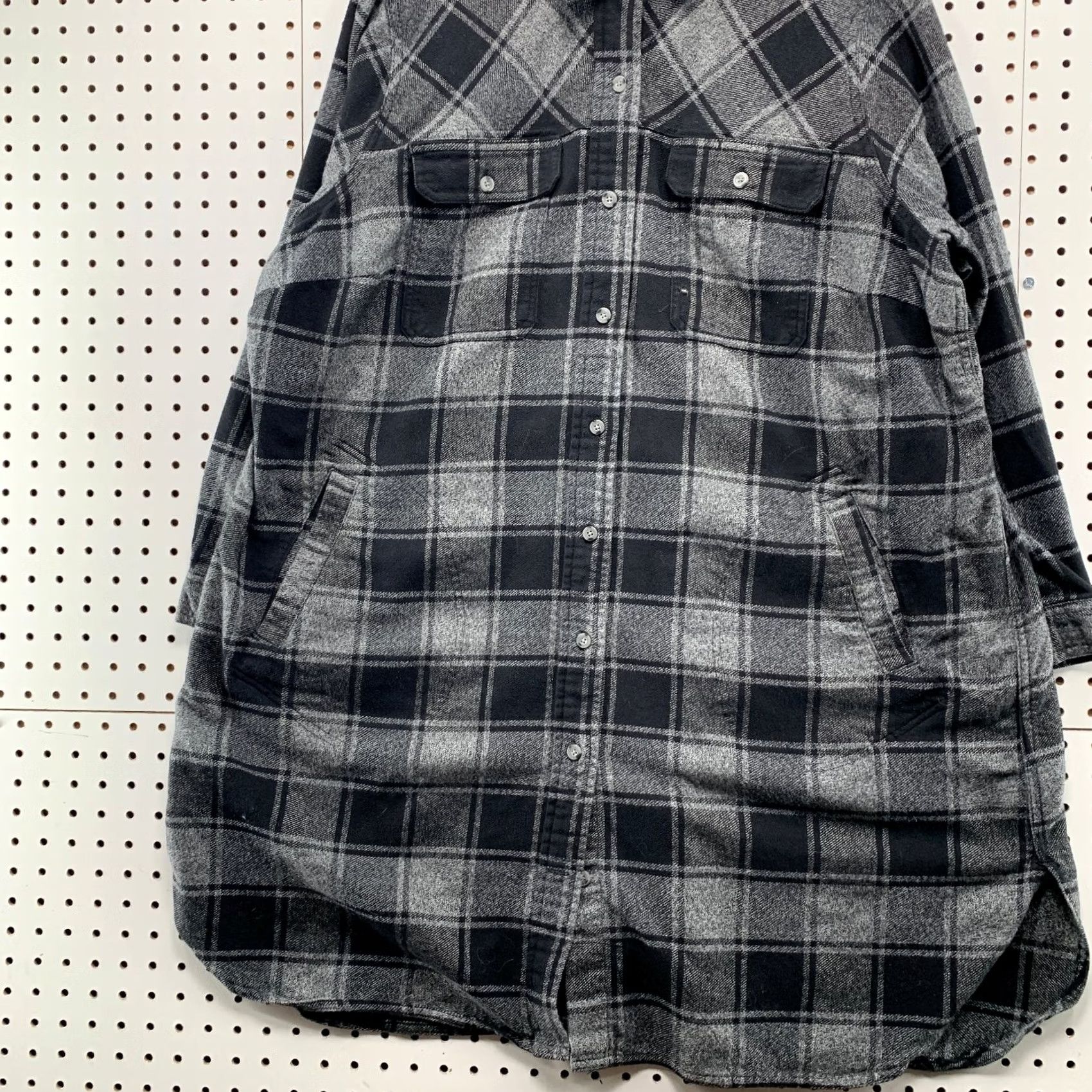 Vintage Duluth Button-Up Shirt Jacket Womens 2XL Flannel Duster Gray Black Plaid Pocket Shirt Womens 2XL Black Plaid Pocket Shirt Jacket Size XXL / US 16-18 / IT 52-54 - 4 Thumbnail
