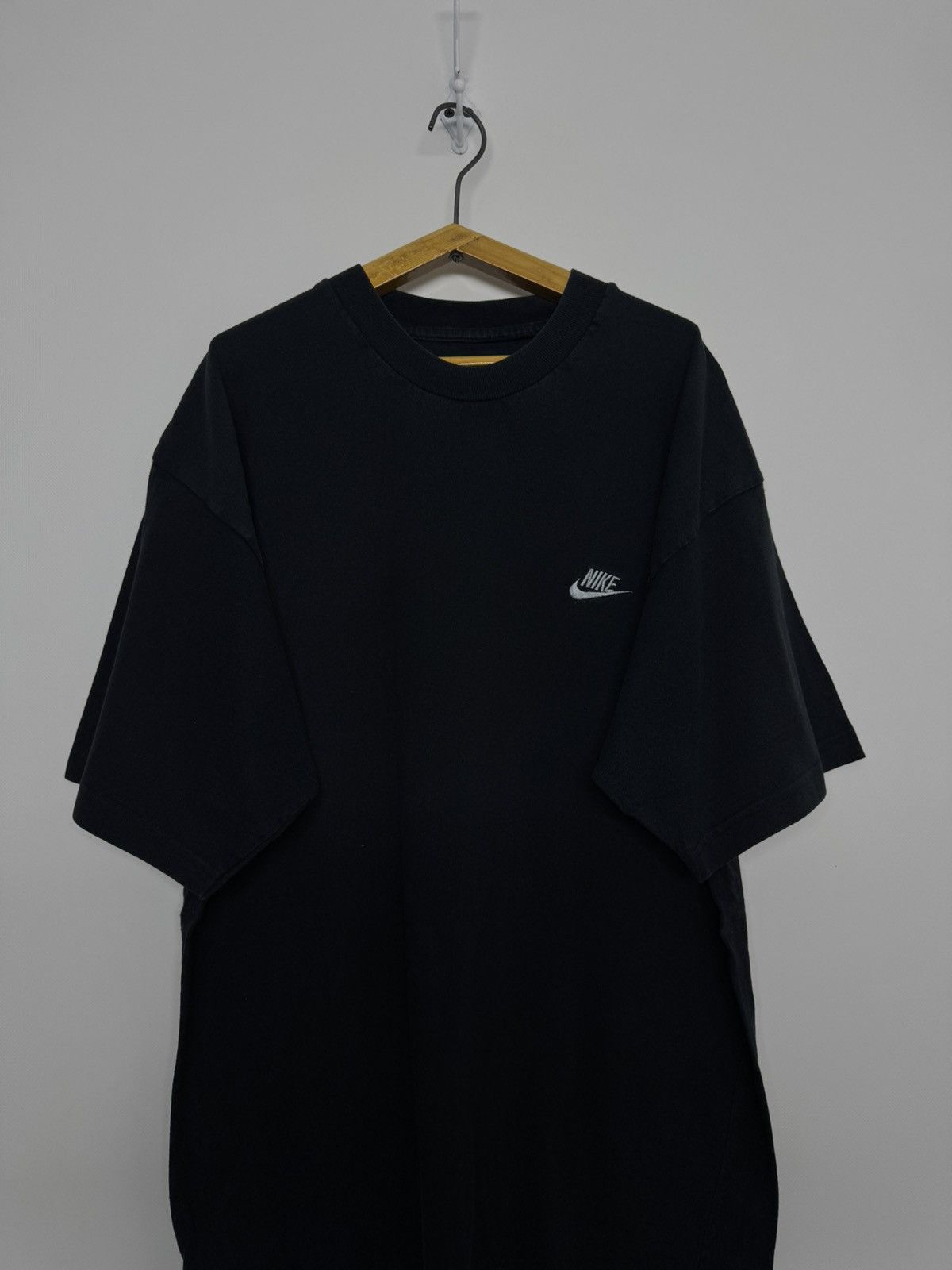 Nike Vintage Y2k Nike Swoosh Logo T-Shirt Size US XL / EU 56 / 4 - 3 Thumbnail
