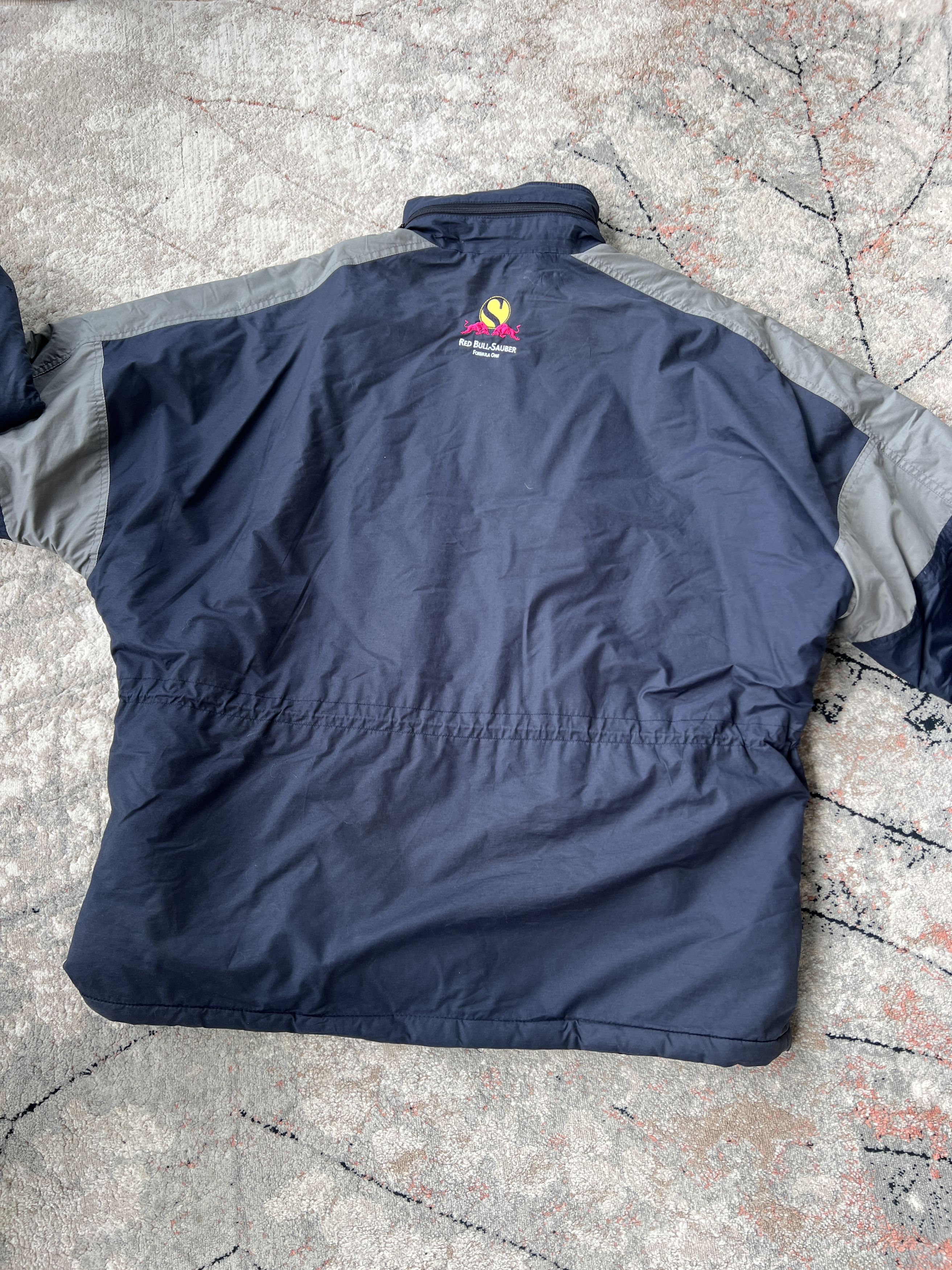 Formula 1 Red Bull Sauber Formula One With Signature Vintage Jacket Size US XL / EU 56 / 4 - 4 Thumbnail