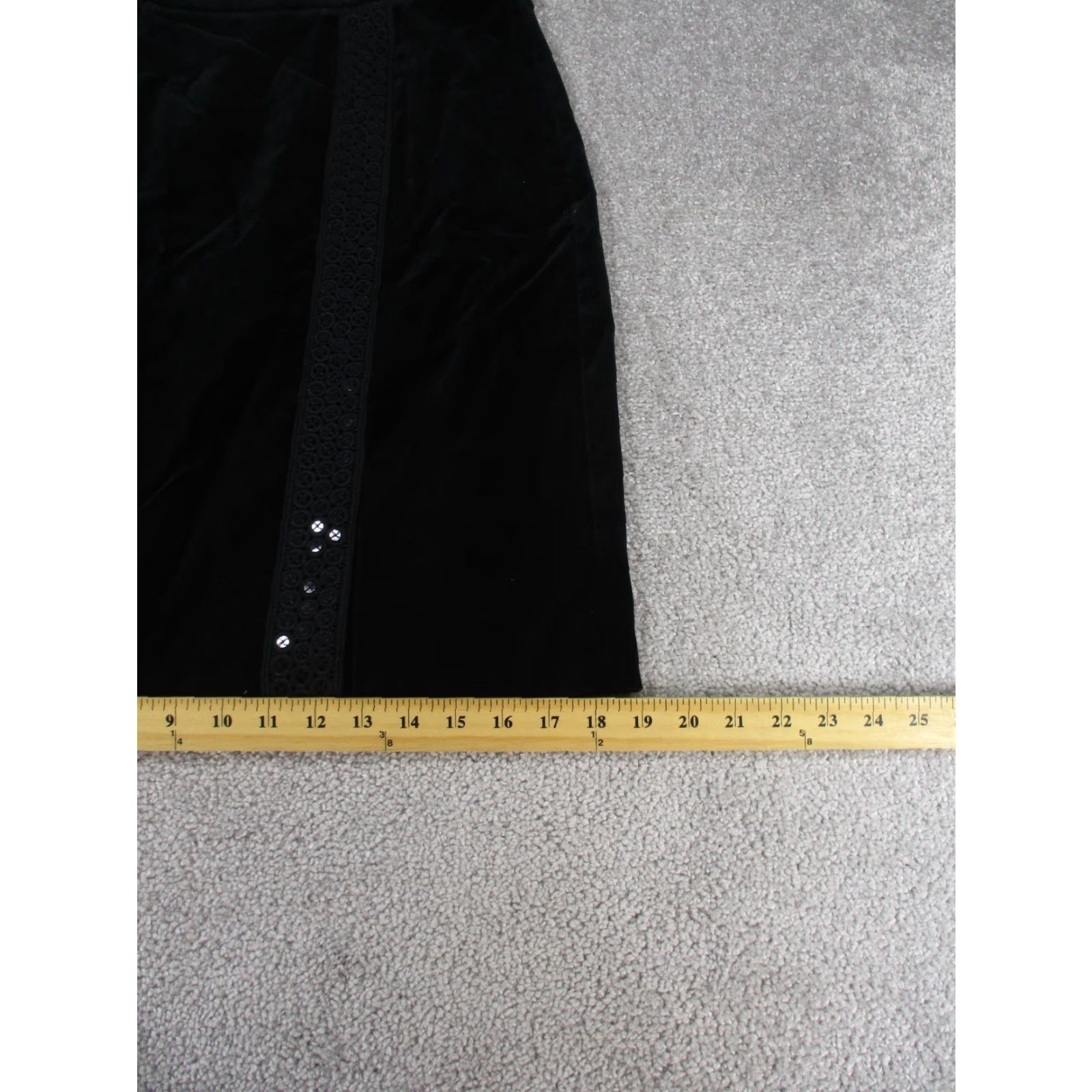 Brooks Brothers Brooks Brothers Skirt Womens 6 Black Velvet Sequin Accents Front Slit Size 28" / US 6 / IT 42 - 3 Thumbnail